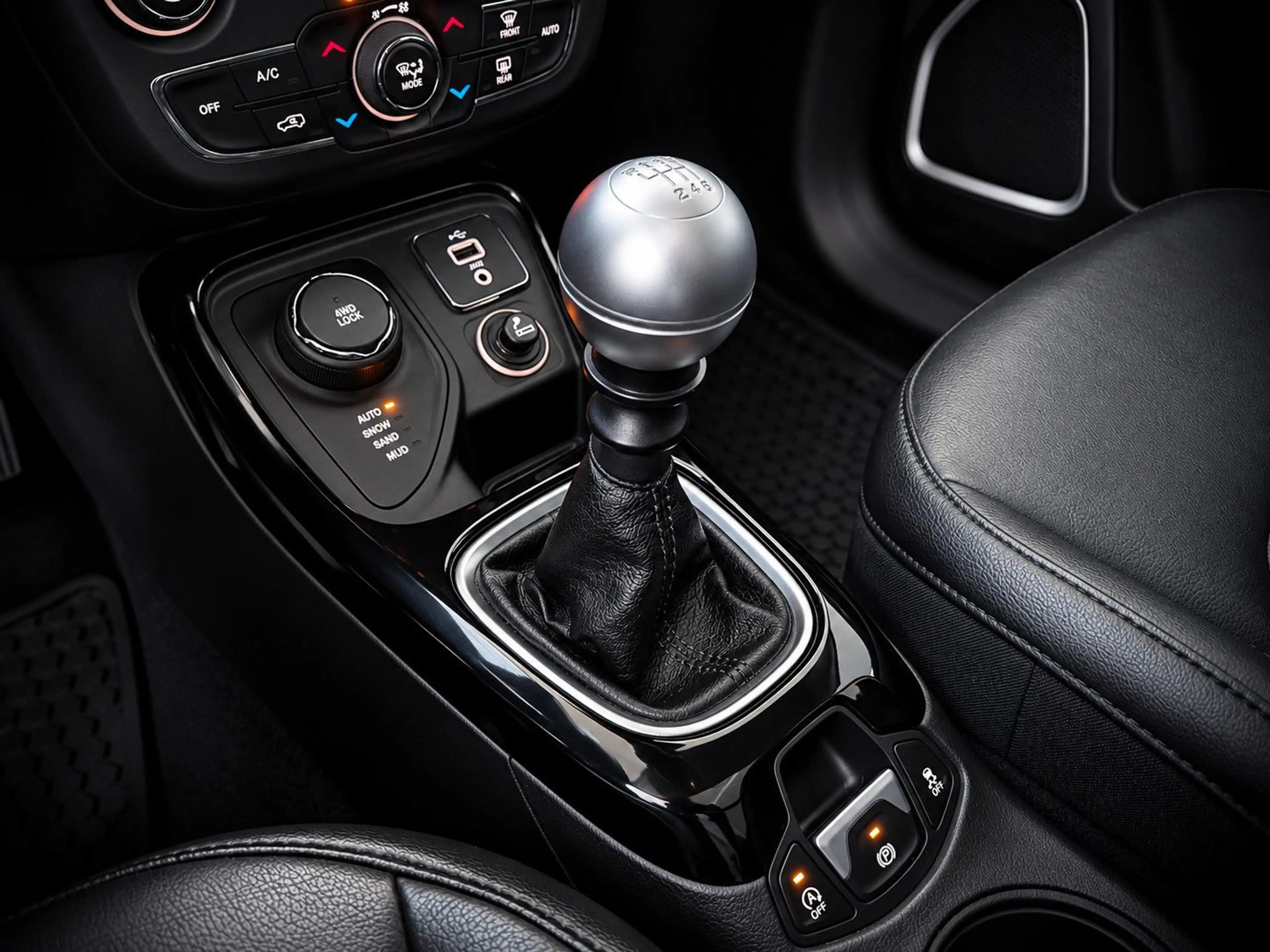 Jeep Compass Limited 4WD*KAMERA*LEDER*XENON*NAVI* — photo 14