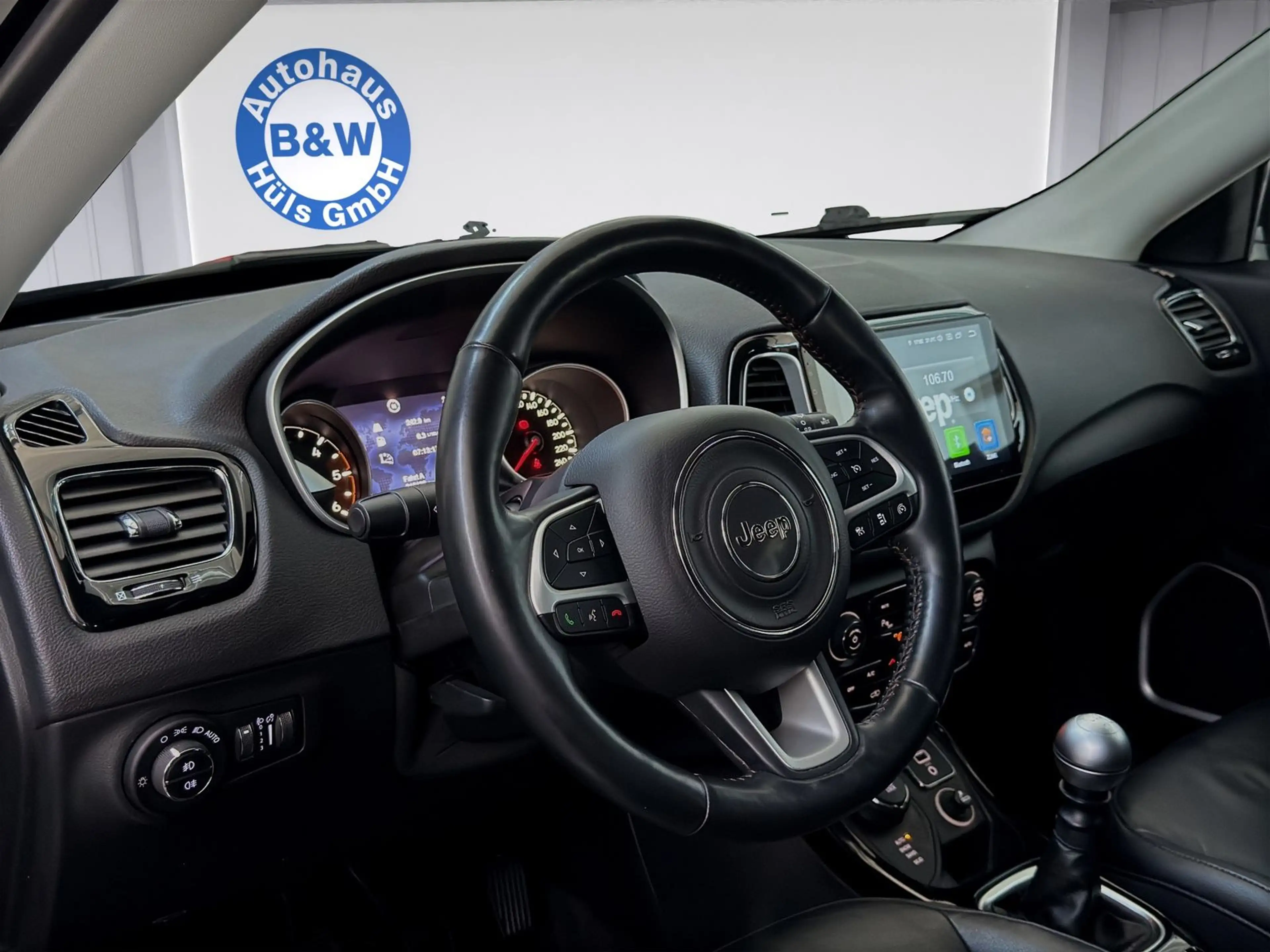 Jeep Compass Limited 4WD*KAMERA*LEDER*XENON*NAVI* — photo 9