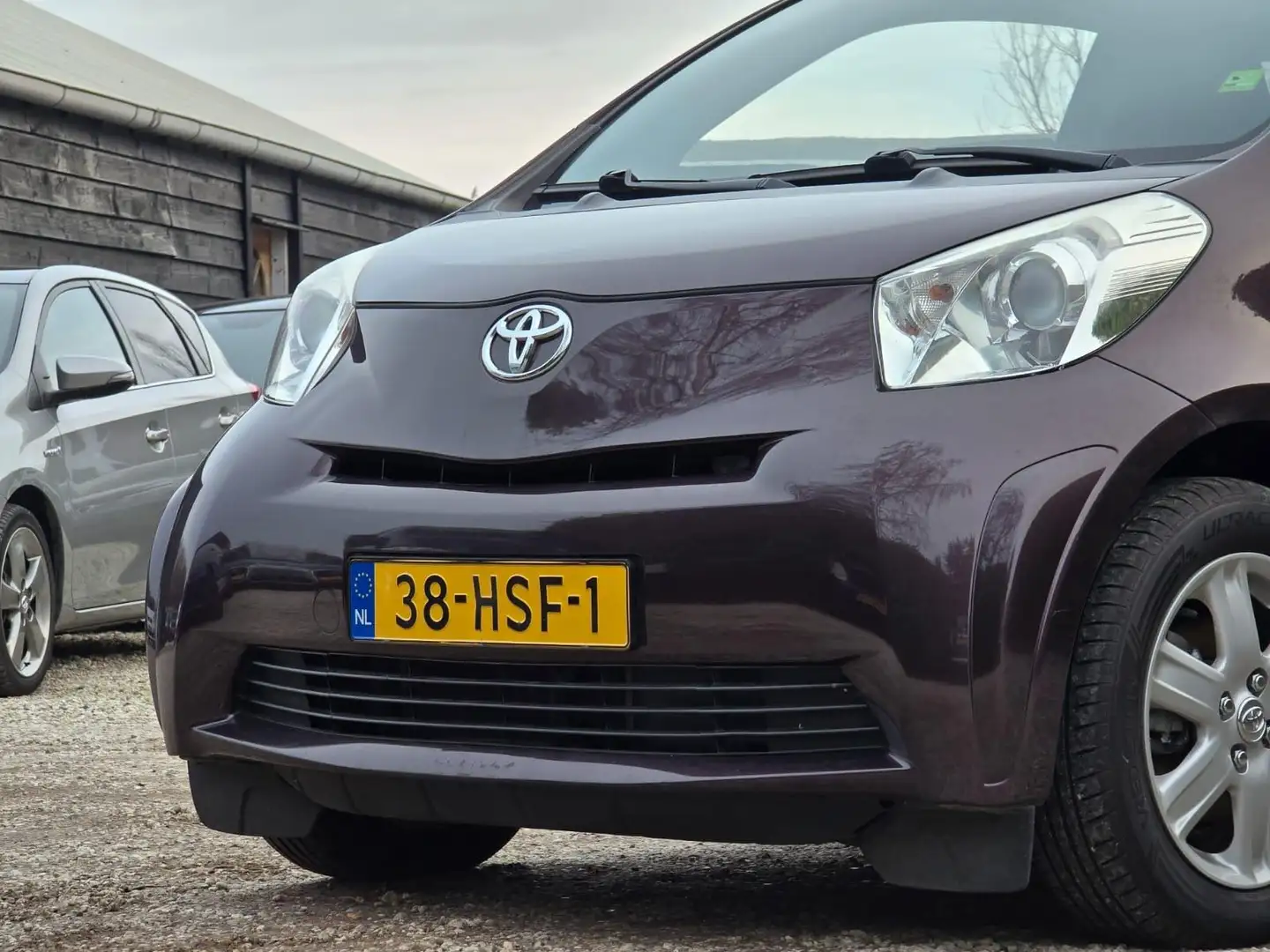 Toyota iQ 1.0 VVTi Comfort Airco Youngtimer Červená - 2