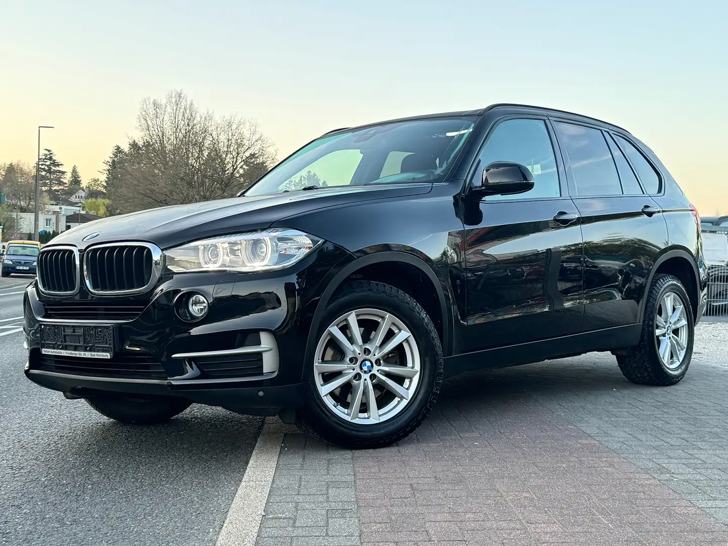BMW X5 xDrive 30 d Pano Rkam AHK Xenon Leder Navi Top Schwarz - 1