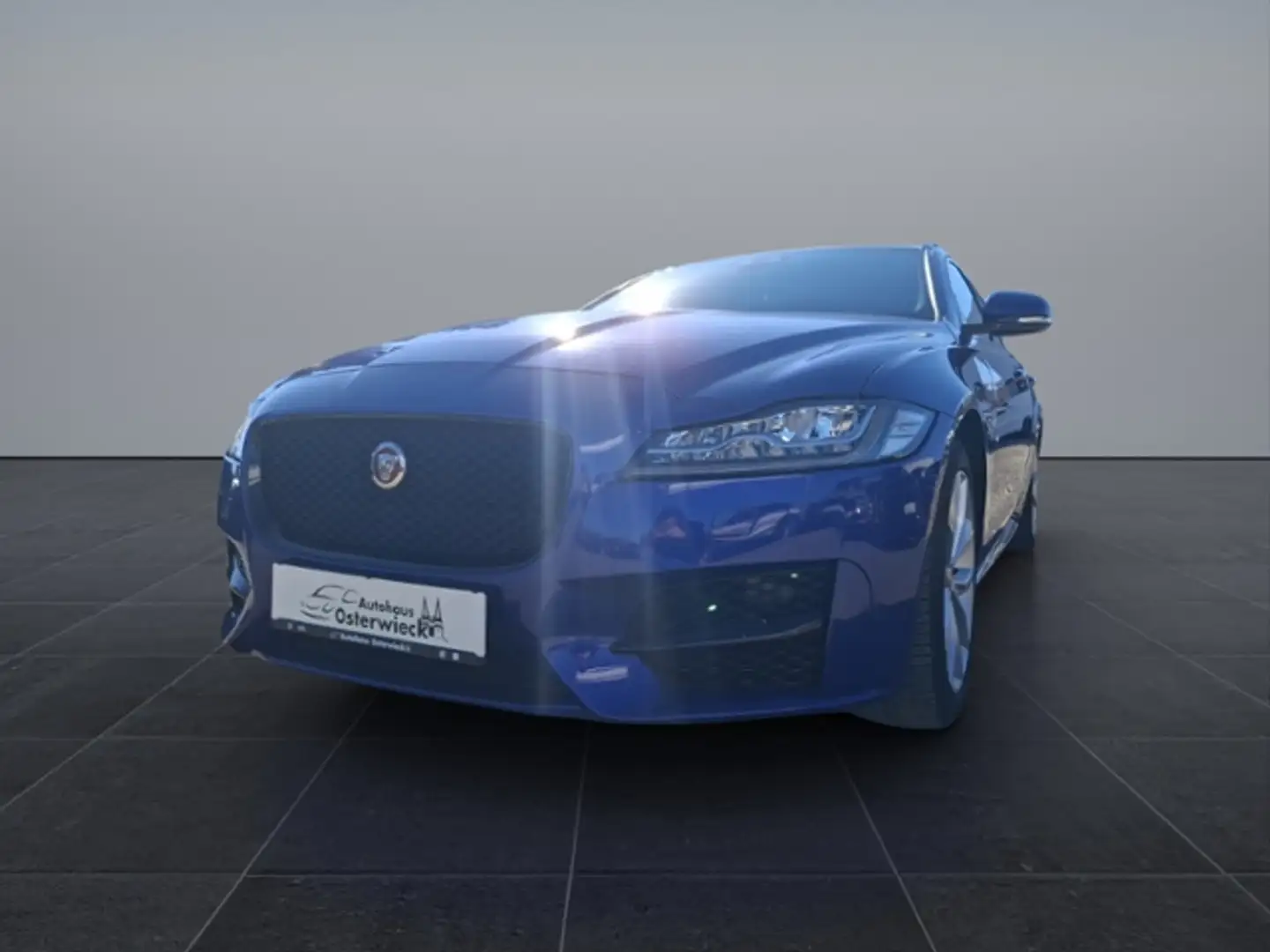 Jaguar XF 20d Sportbrake R-Sport AWD Nur Export oder Gewerb Bleu - 2