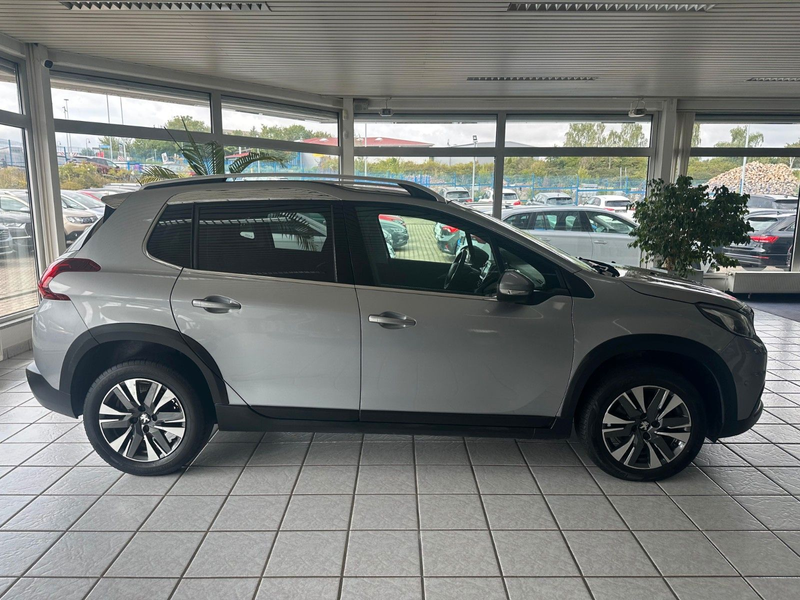 Peugeot 2008 Allure*PDC*Panorama*RDKS*Navi*Bluetooth* — photo 4