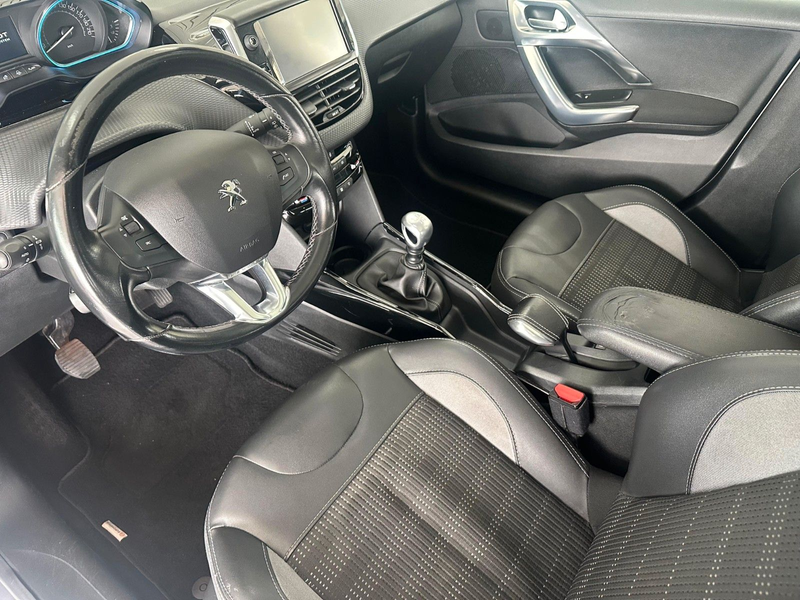 Peugeot 2008 Allure*PDC*Panorama*RDKS*Navi*Bluetooth* — photo 9