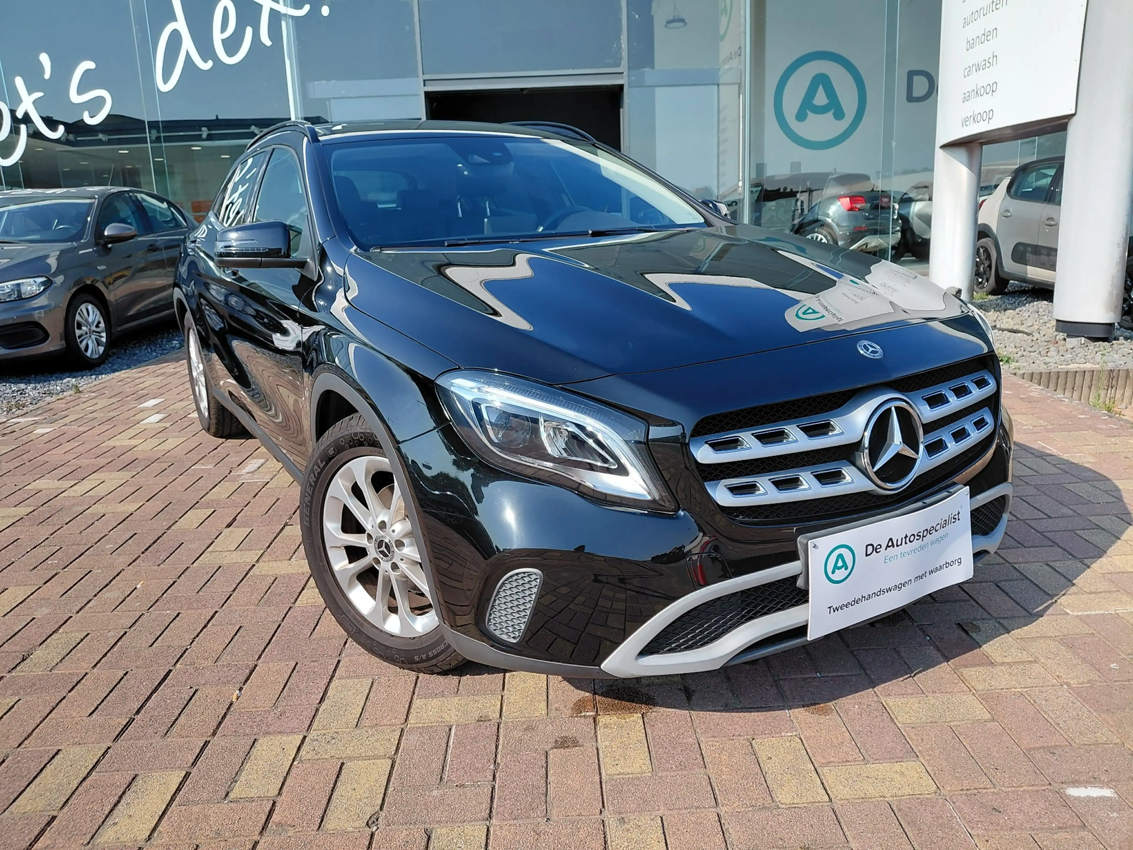 Mercedes-Benz GLA 180 GLA 180 (EU6.2)