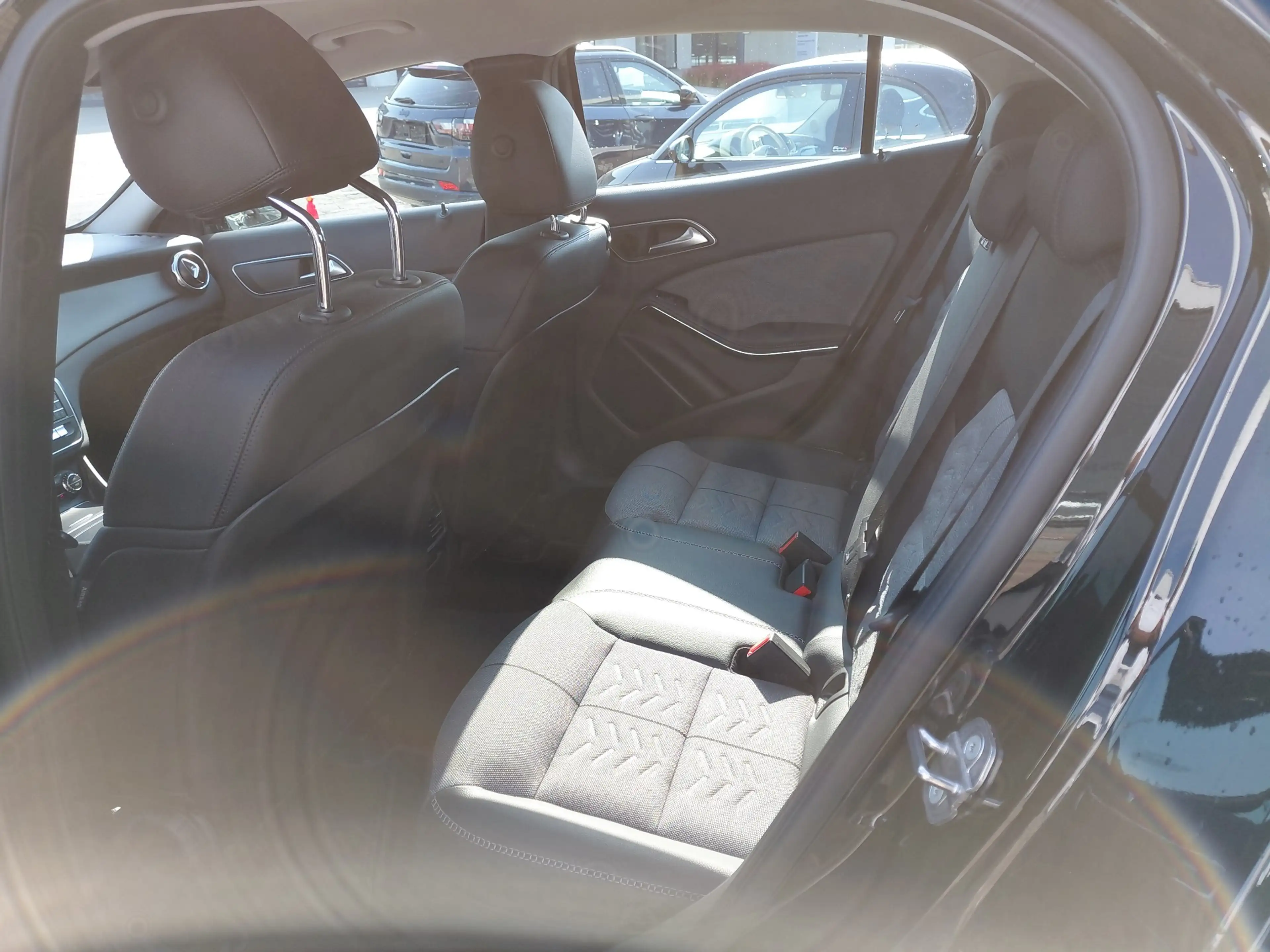 Mercedes-Benz GLA 180 GLA 180 (EU6.2) — photo 11