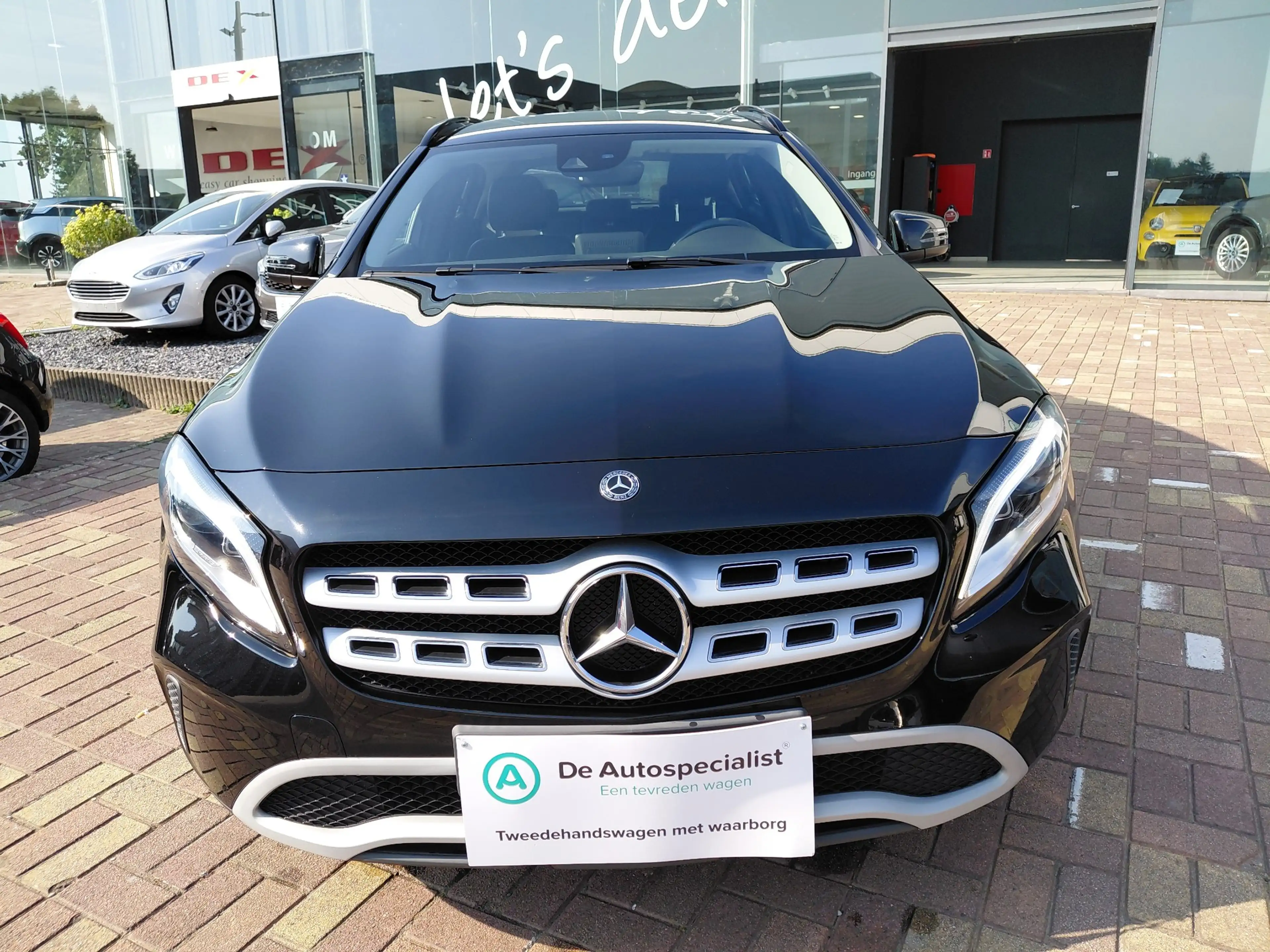 Mercedes-Benz GLA 180 GLA 180 (EU6.2) — photo 2