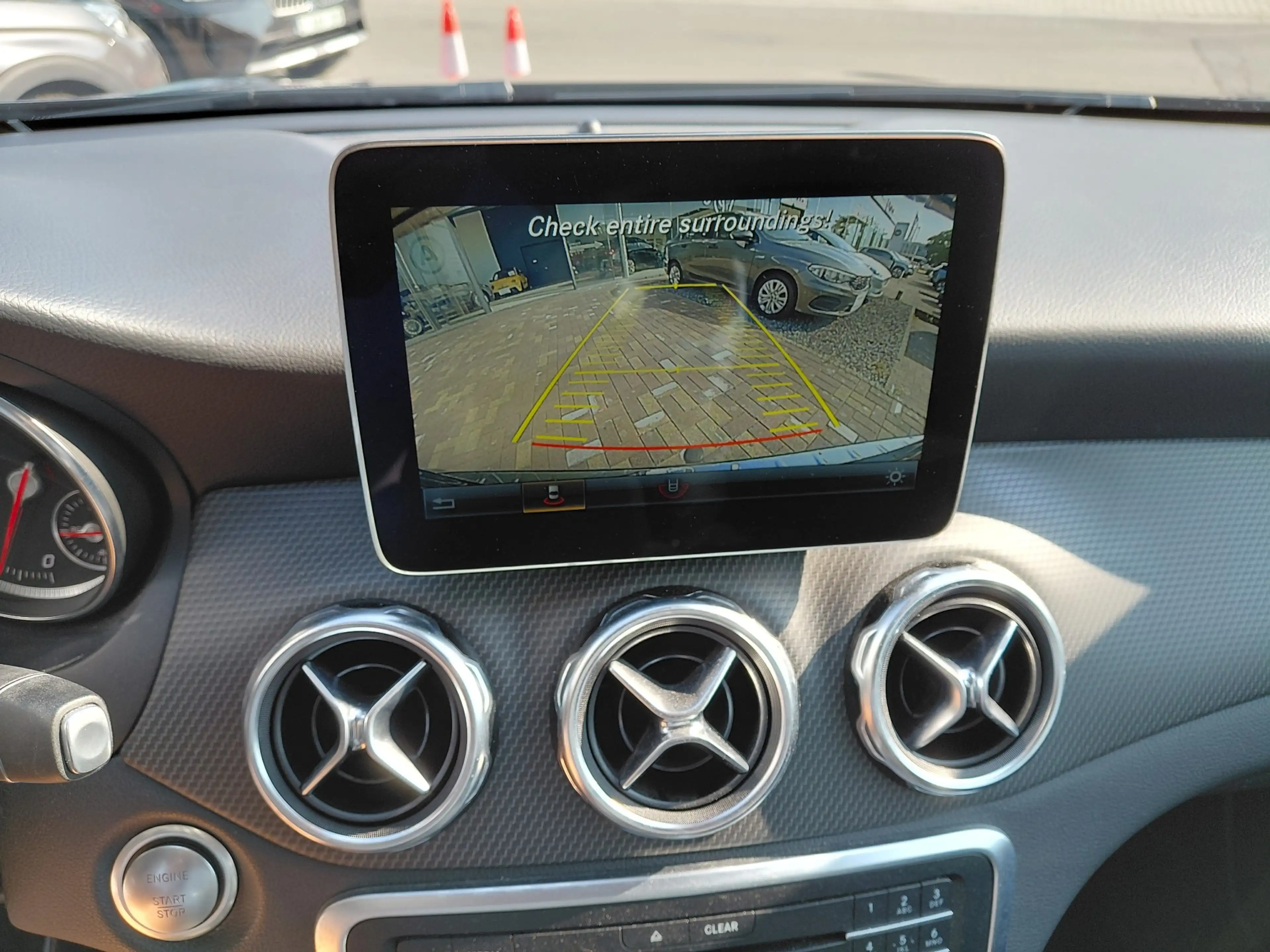 Mercedes-Benz GLA 180 GLA 180 (EU6.2) — photo 12