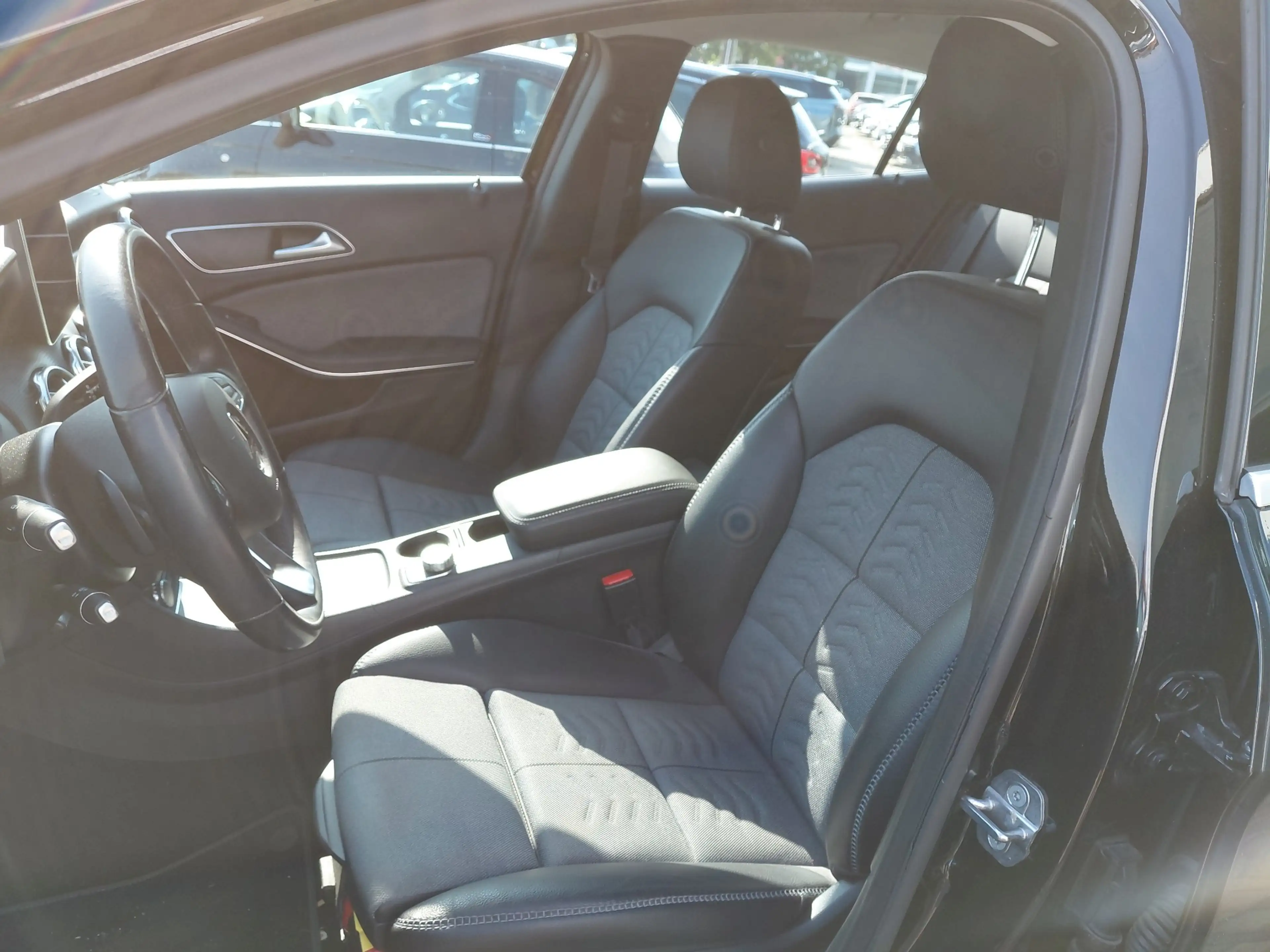 Mercedes-Benz GLA 180 GLA 180 (EU6.2) — photo 8