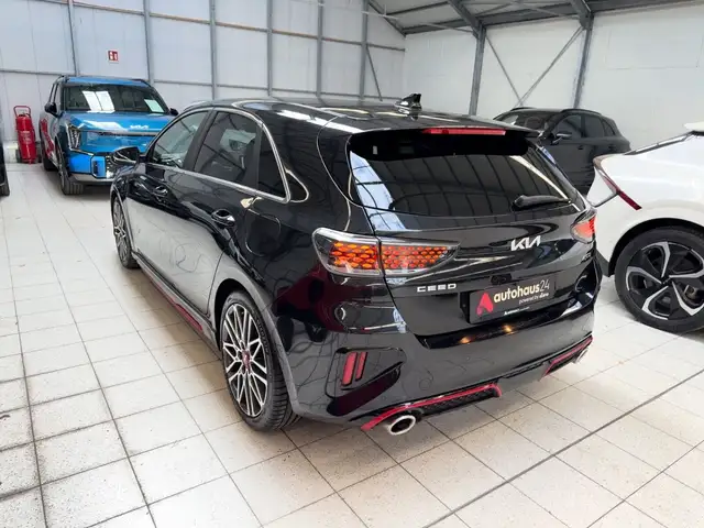 Kia Ceed view 4