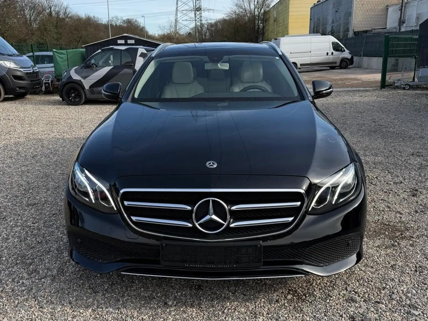 Mercedes-Benz E 200 E 200 d (T-Modell*SHZ*NAVi*KAMERA*PANO*MwSt*Avngrd Noir - 1