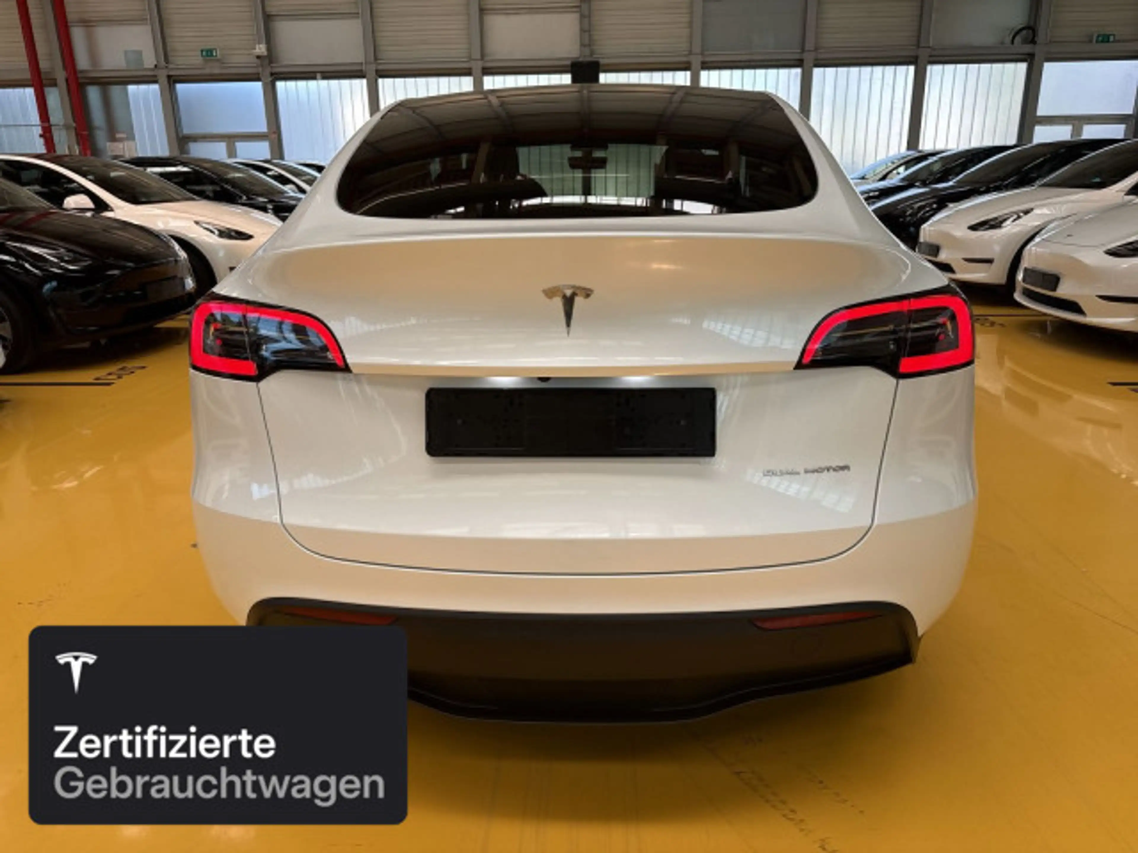 Tesla Model Y Long Range AWD — photo 6