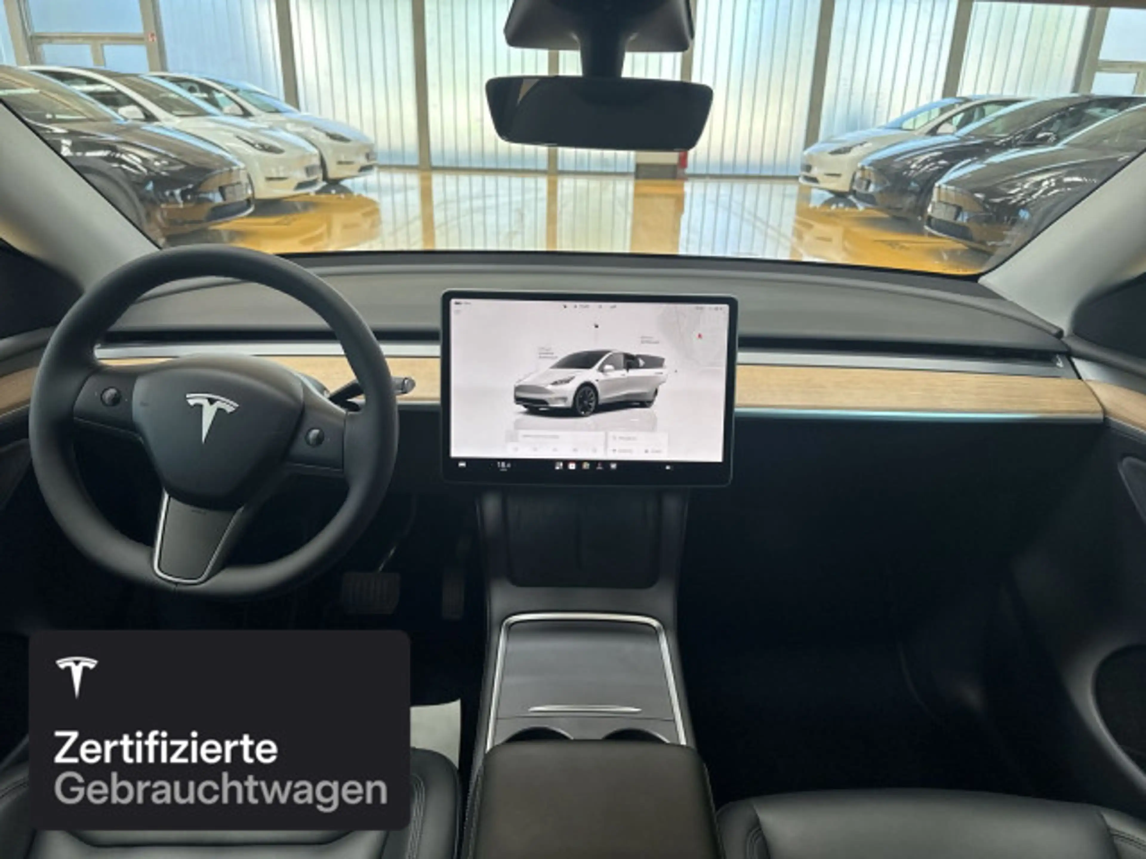 Tesla Model Y Long Range AWD — photo 14