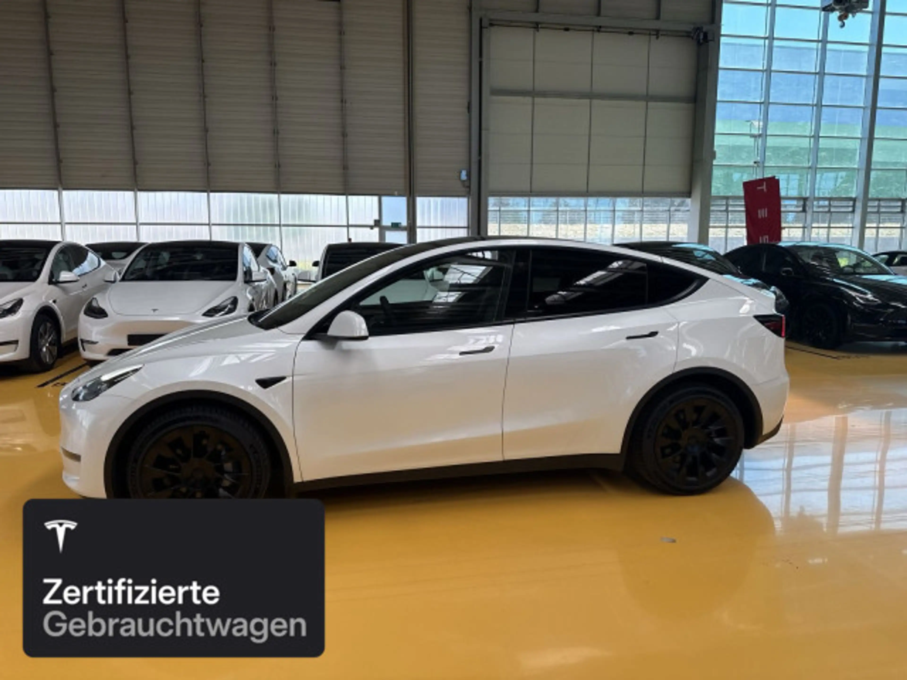 Tesla Model Y Long Range AWD — photo 4