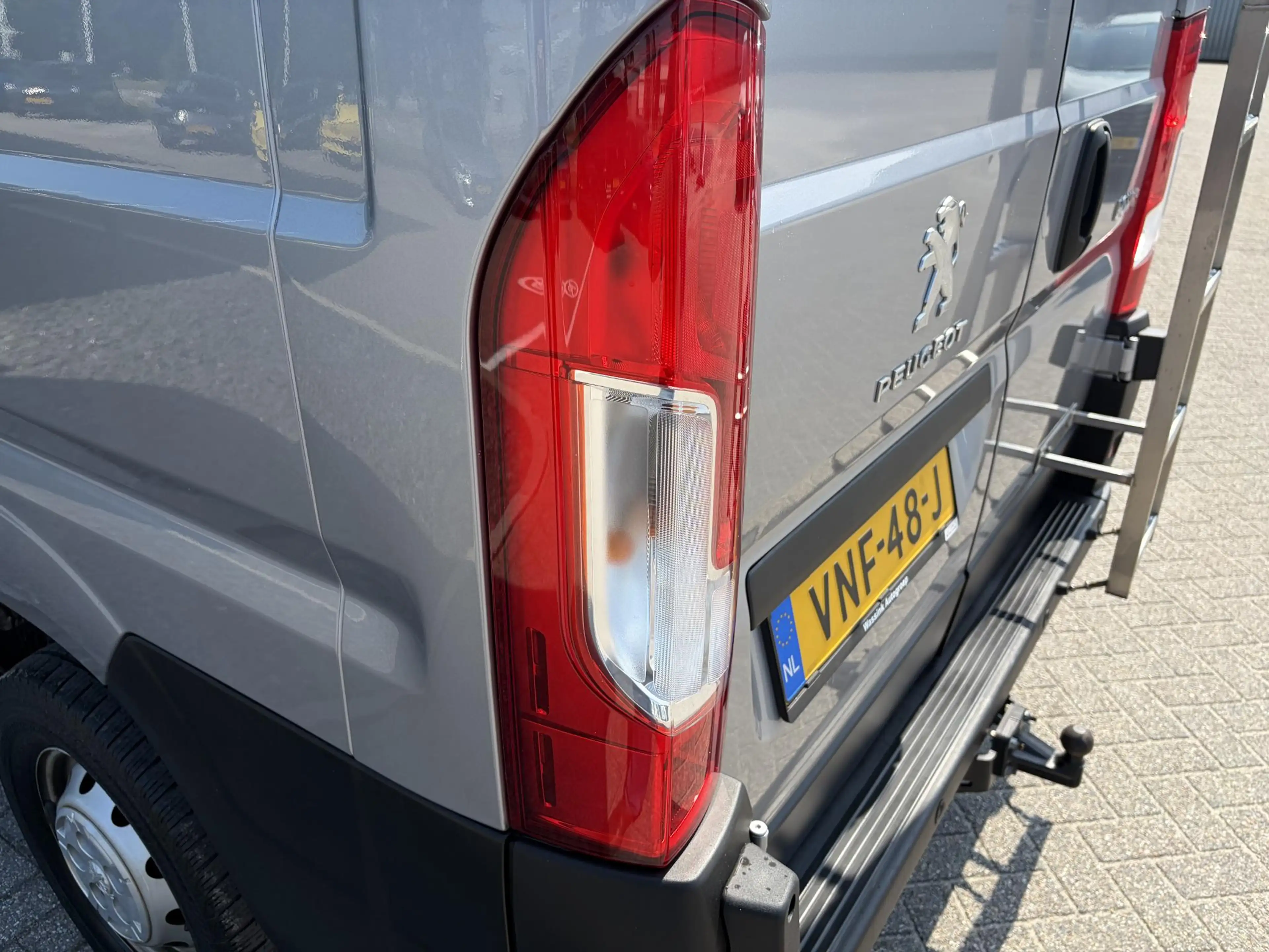 Peugeot Boxer 330 2.2 BlueHDi 140 L2H2 Premium | Trekhaak | Acht — photo 13