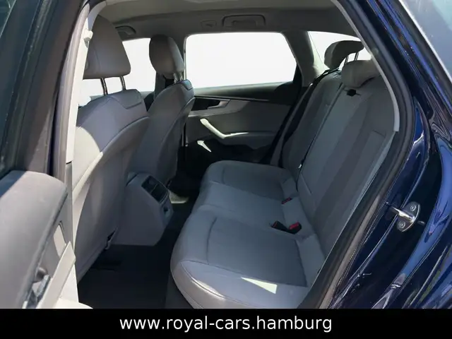 Audi A4 view 12
