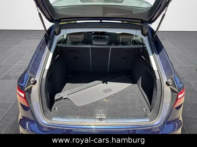 Audi A4 view 8