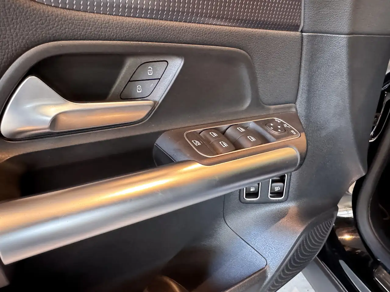 Mercedes-Benz GLA 250 e Progressive **CAMERA*LEATHER*CARPLAY**, миниатюра 16