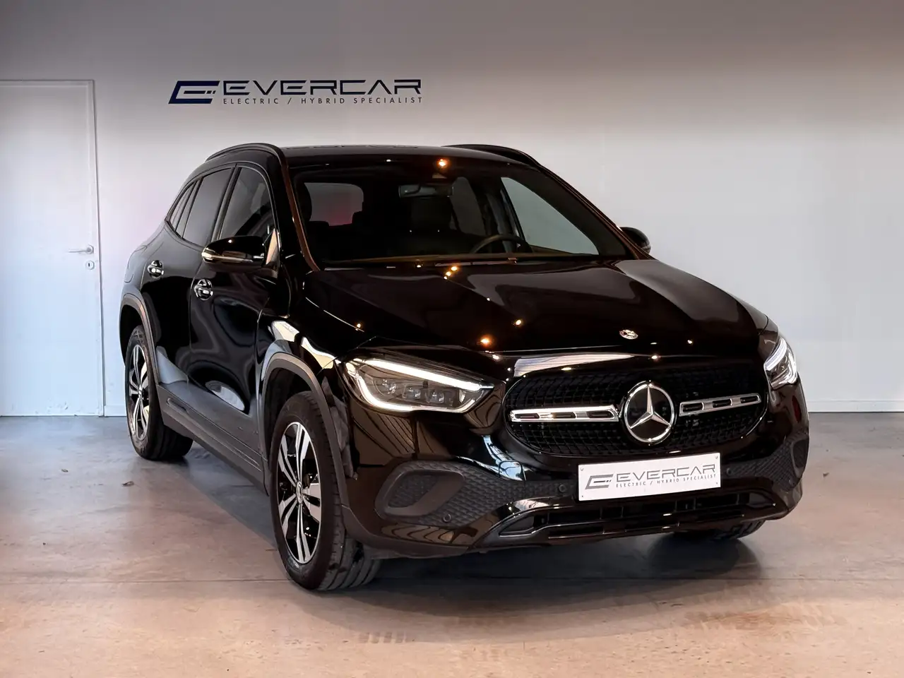 Mercedes-Benz GLA 250 e Progressive **CAMERA*LEATHER*CARPLAY**, миниатюра 4