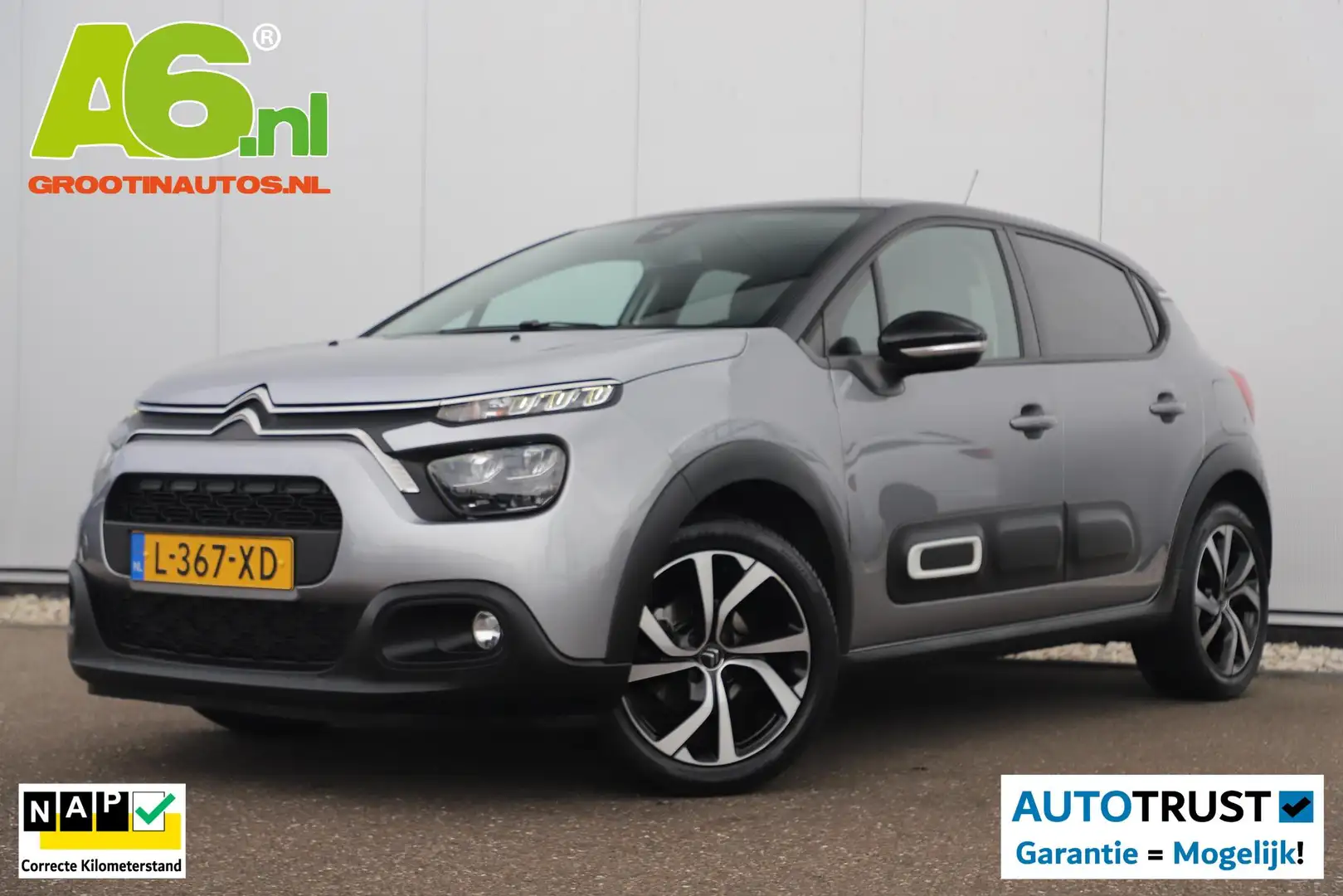 Citroen C3 1.2 PureTech Shine Navigatie Achteruitrijcamera 17 Grijs - 1