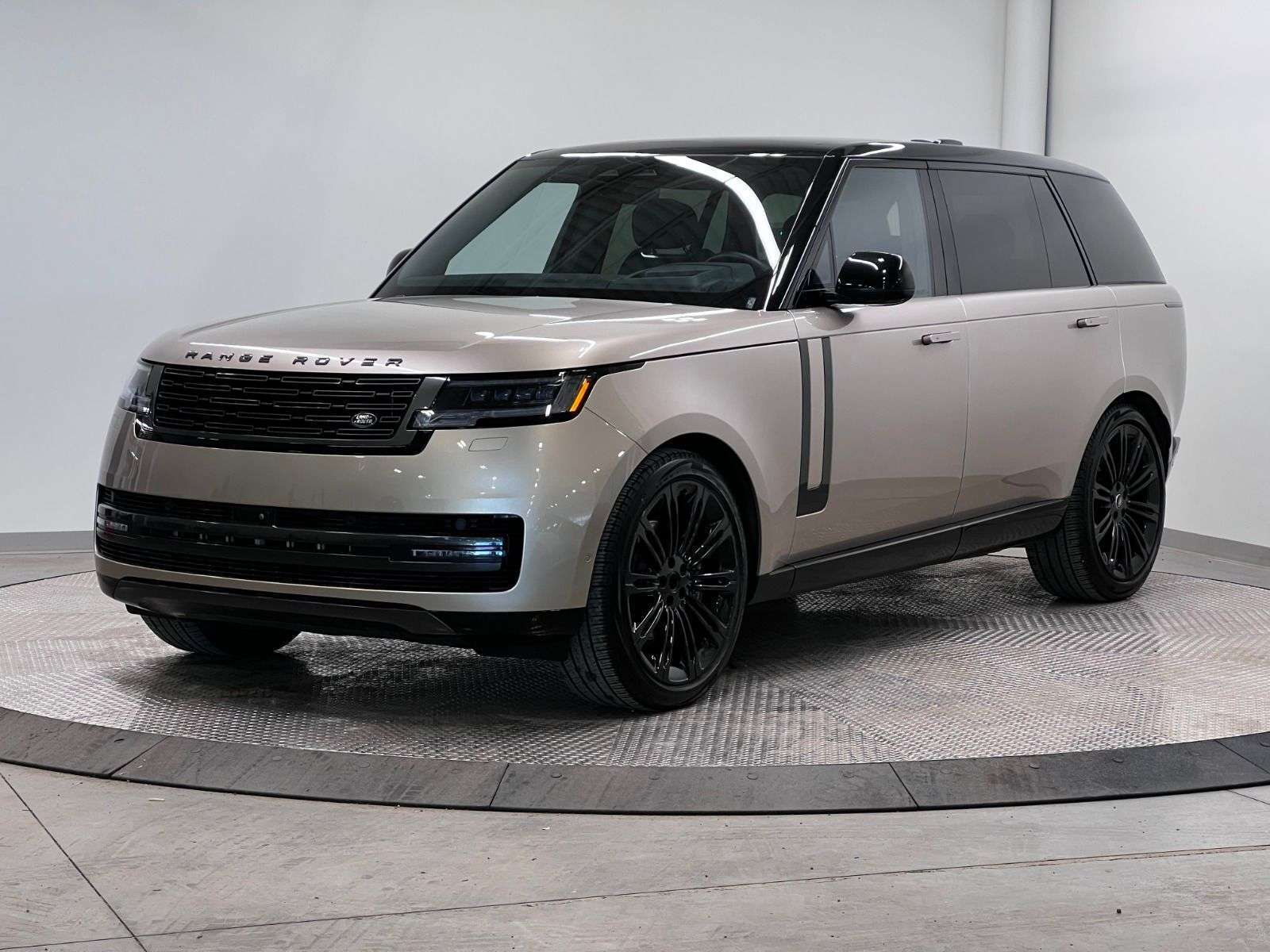 2024 Land Rover Range Rover LWB P530 V8 | MASSAGE SEATS | CPO WARRANTY INCL
