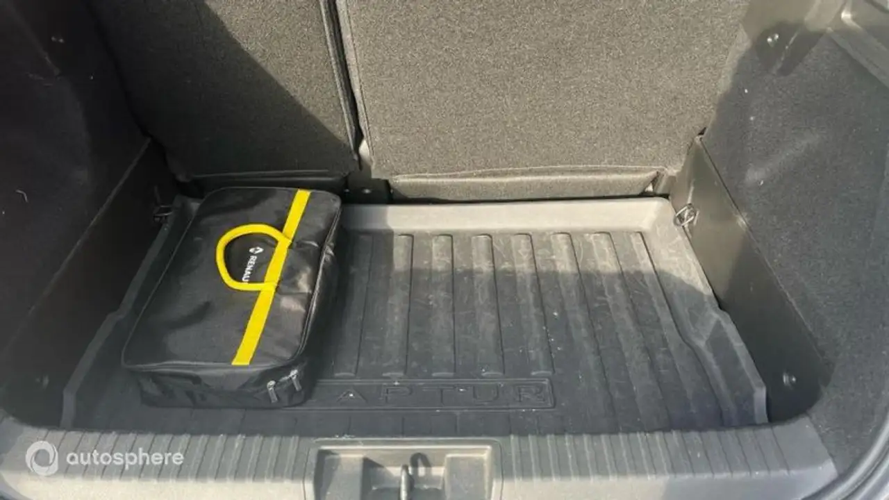 Renault Captur — photo 14