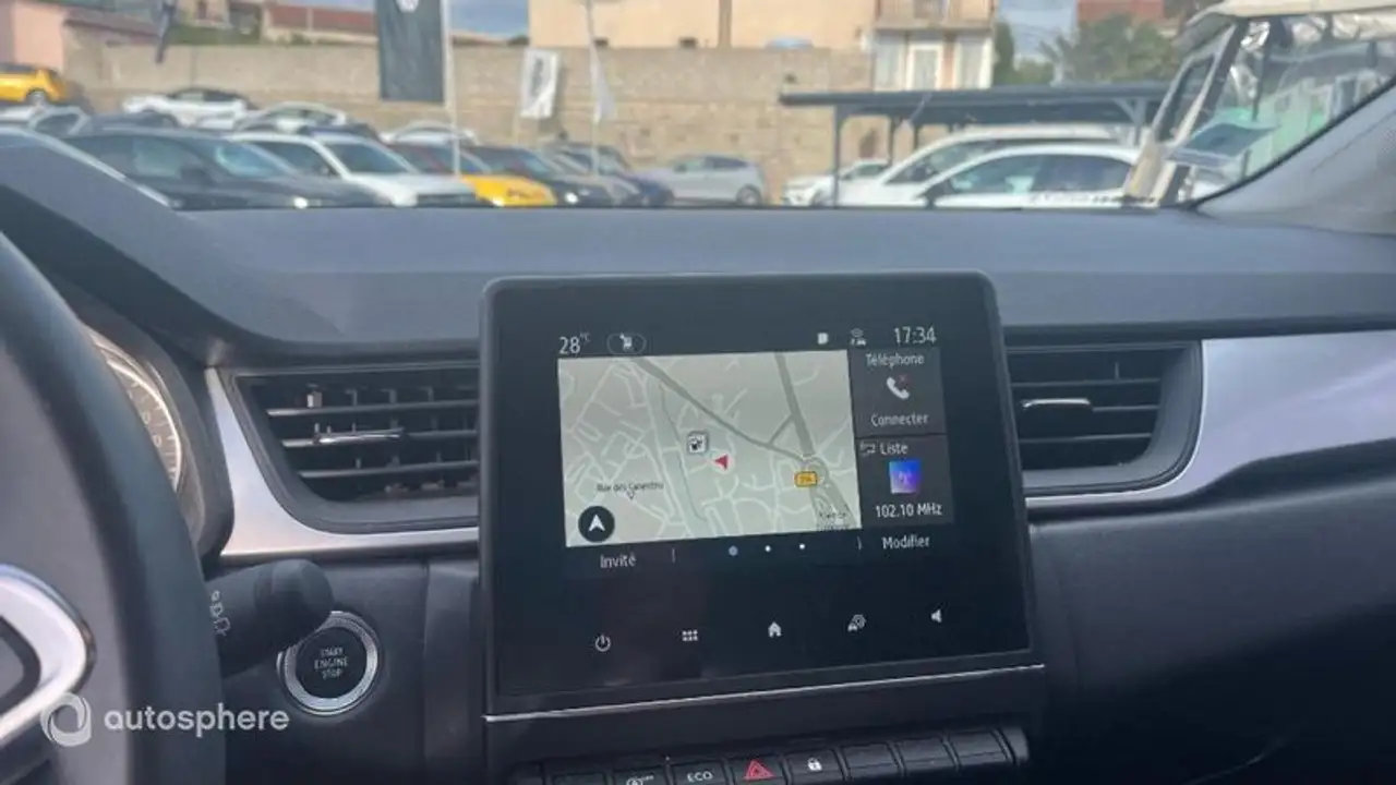 Renault Captur — photo 18
