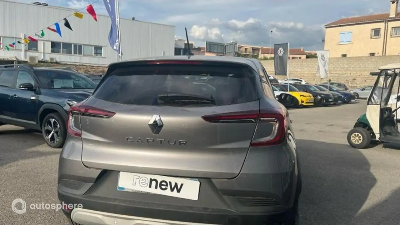 Renault Captur — photo 7