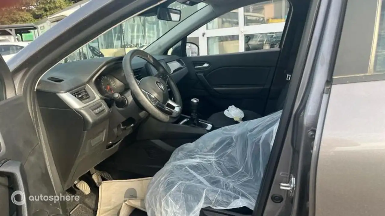 Renault Captur — photo 12