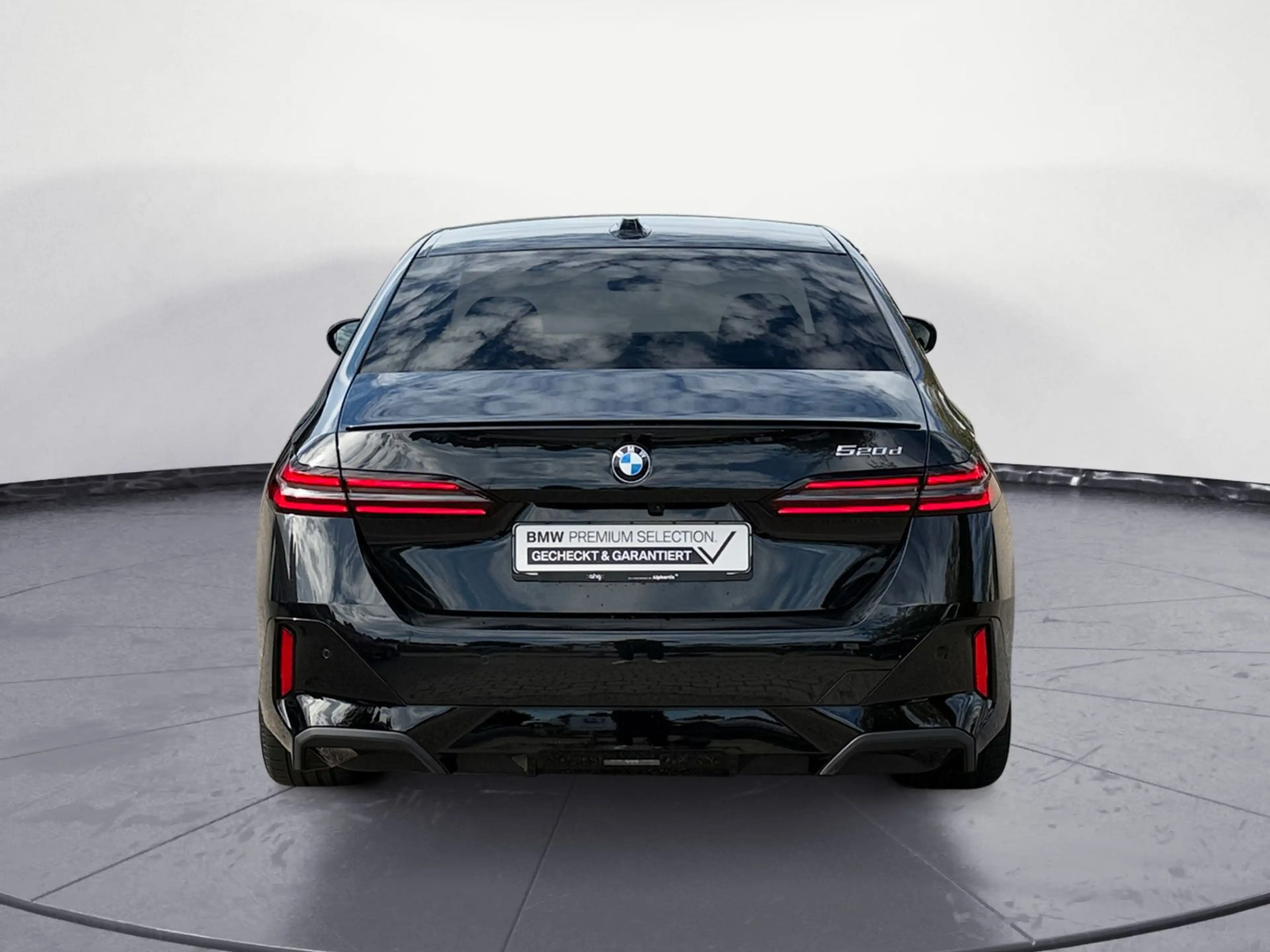 BMW 520 d M Sportpaket Pro Iconic Glow AHK Komfortsit — photo 6