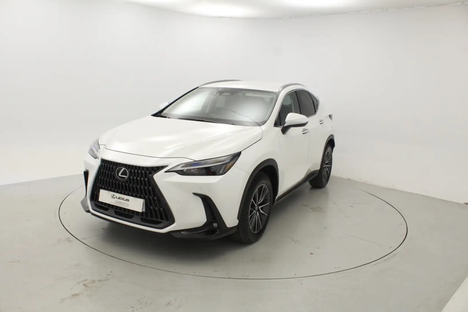 Lexus NX 450h+ NXH PREMIUM PLUS 2.5 PHEV 306 CV AUTO 5P 4WD Blanco - 2