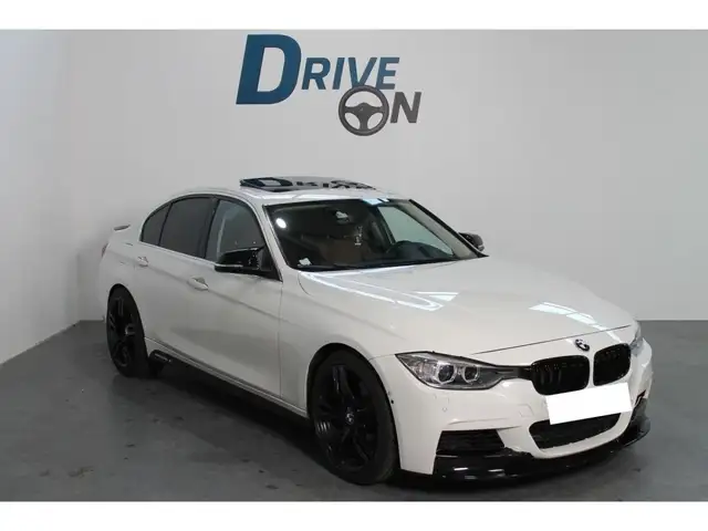 BMW 335 SERIE 335i Luxury BERLINE F30