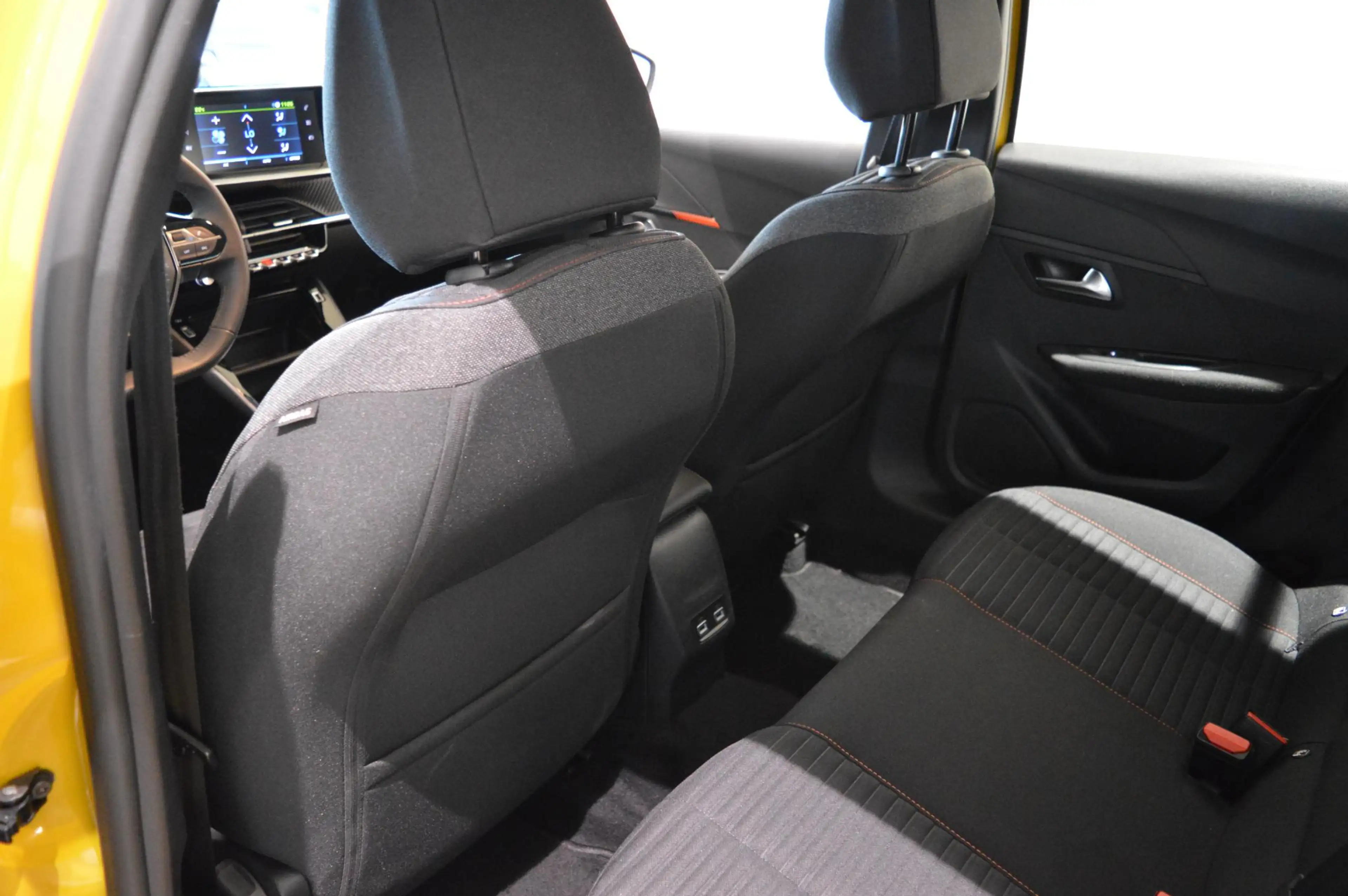 Peugeot e-208 EV Active 50 kWh — photo 11
