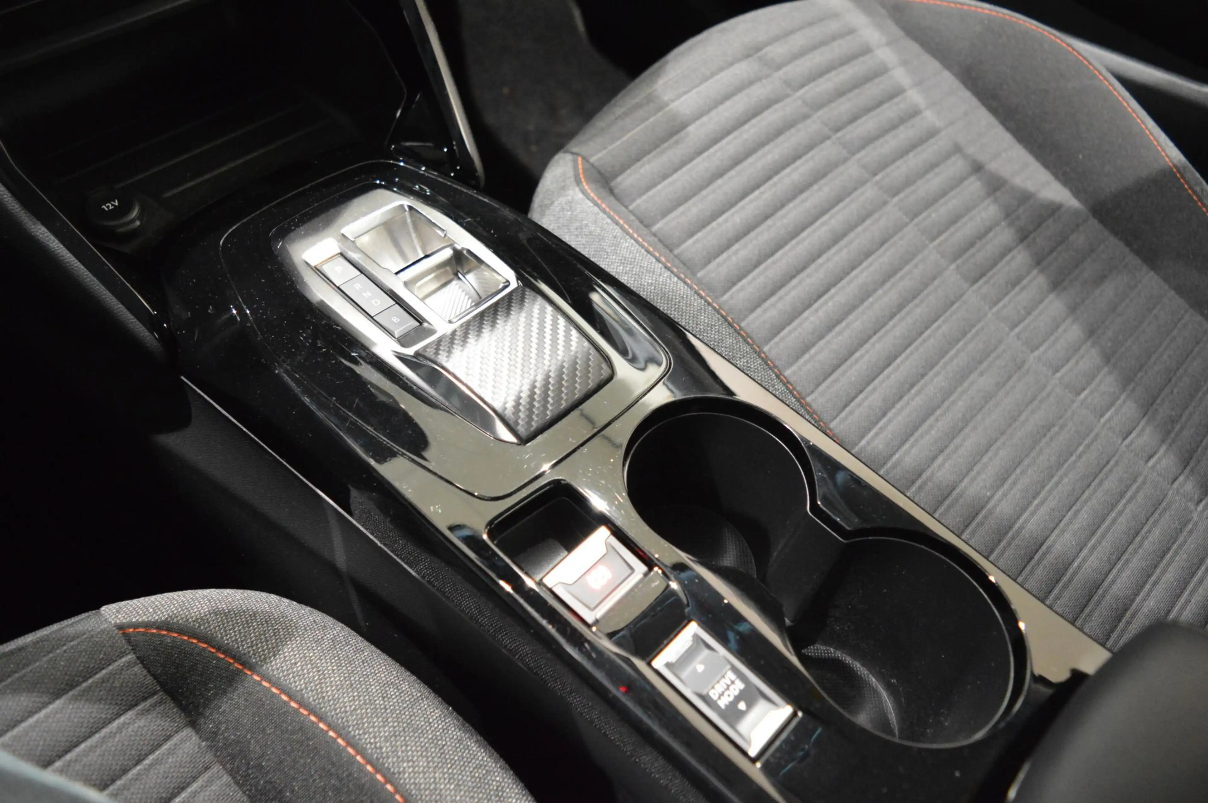 Peugeot e-208 EV Active 50 kWh — photo 14