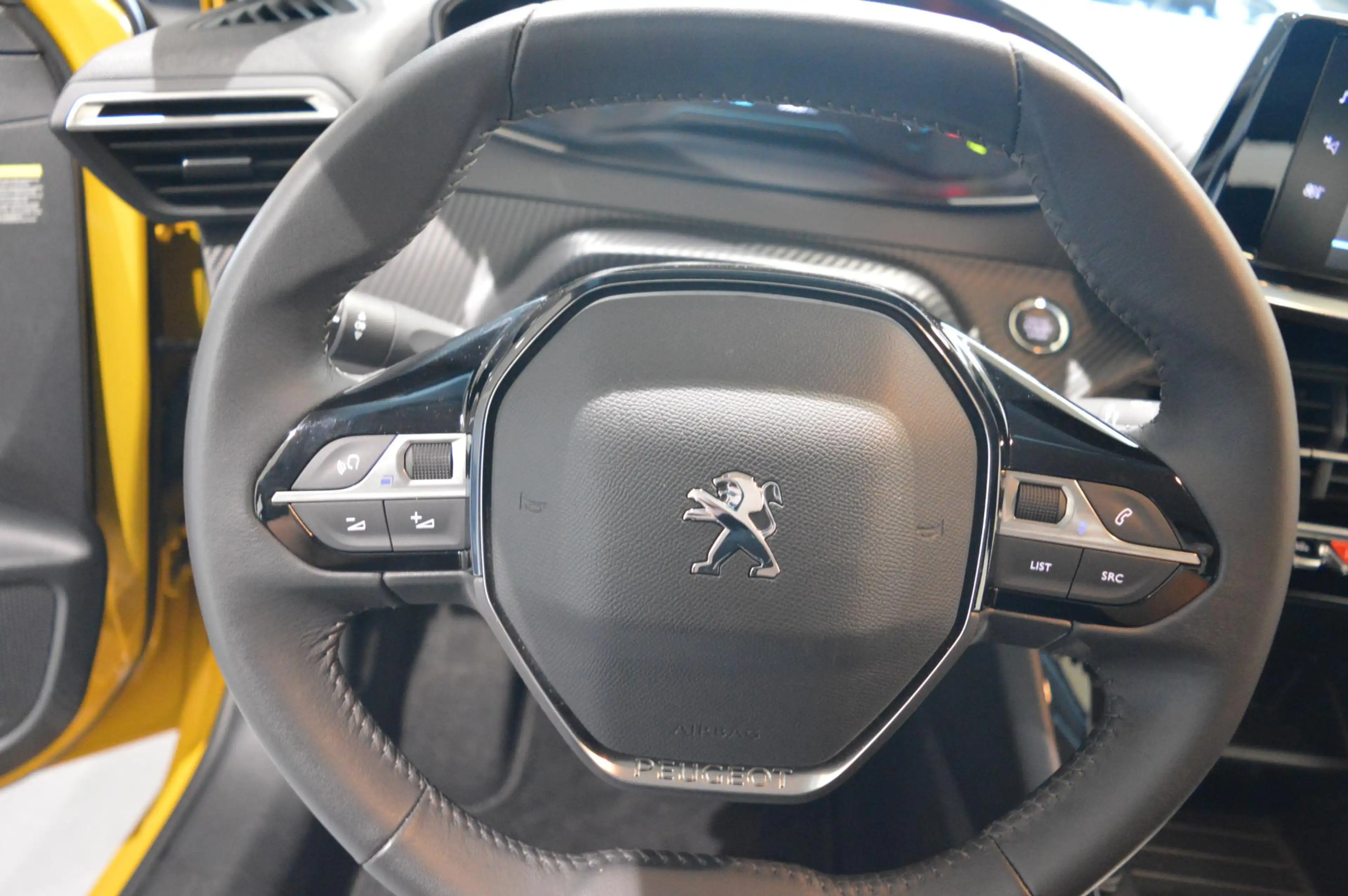 Peugeot e-208 EV Active 50 kWh — photo 12