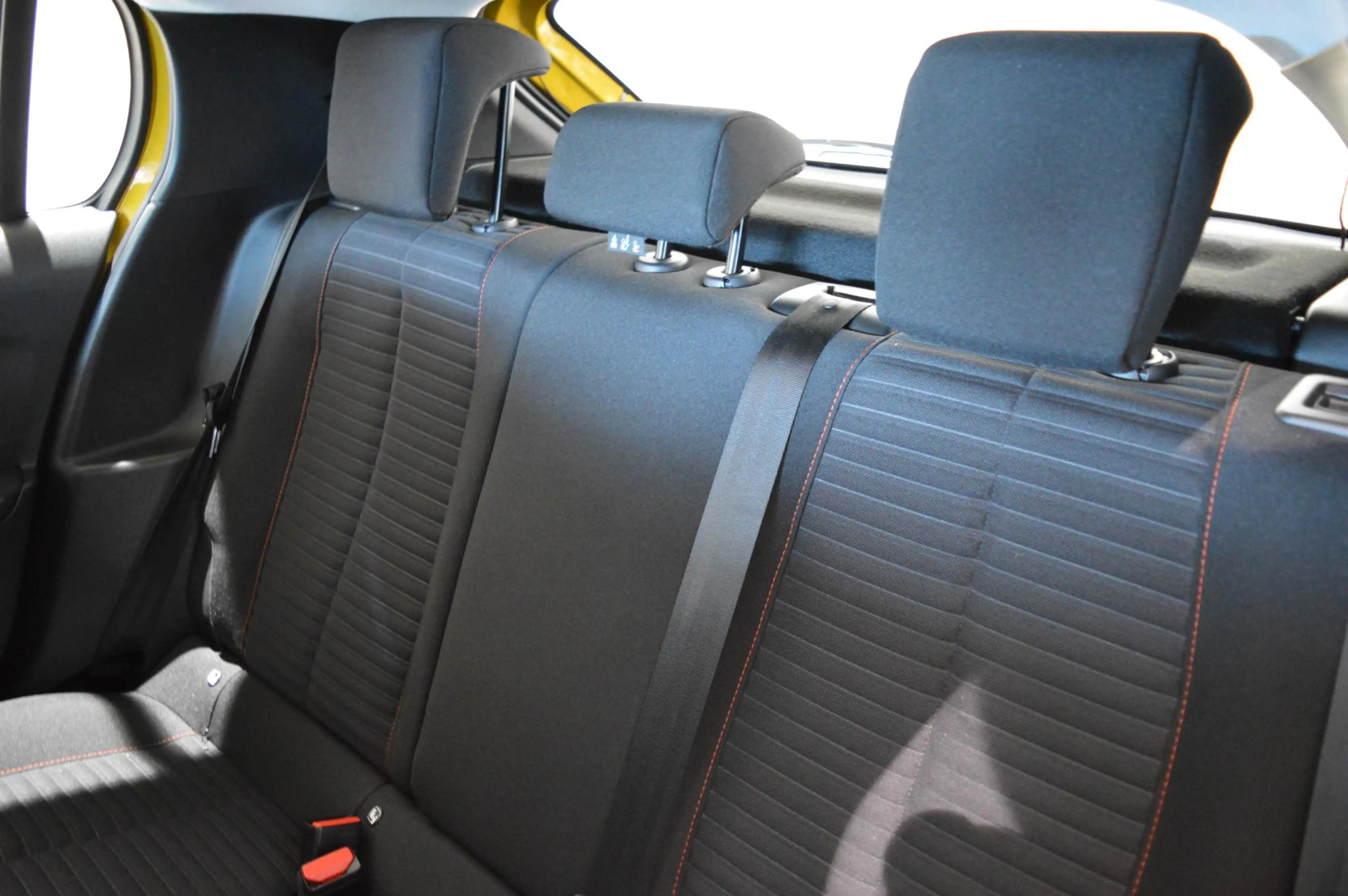Peugeot e-208 EV Active 50 kWh — photo 10