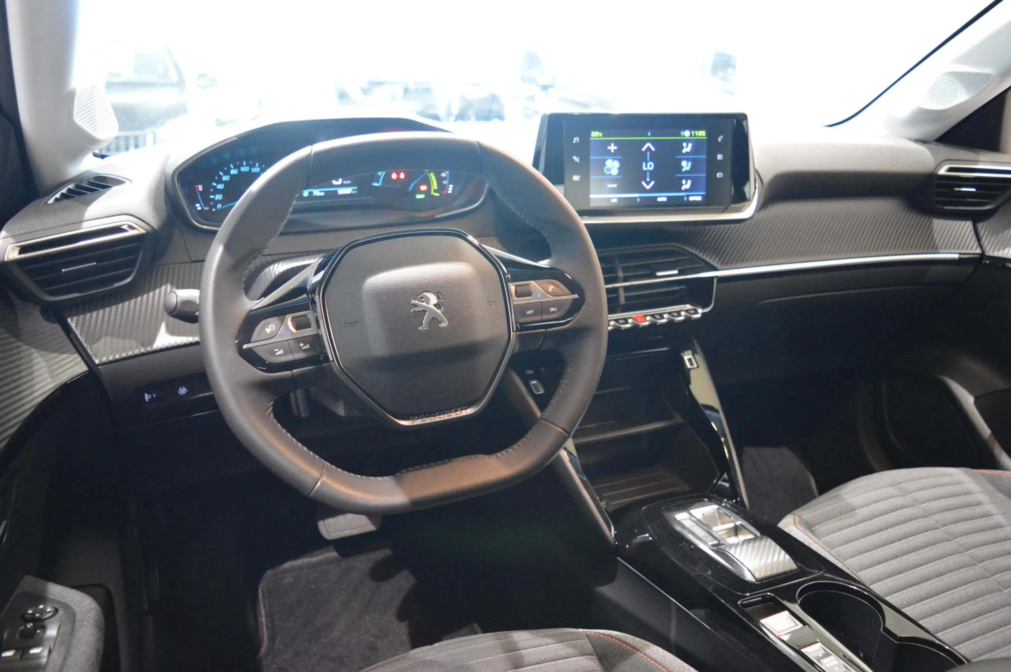 Peugeot e-208 EV Active 50 kWh — photo 9