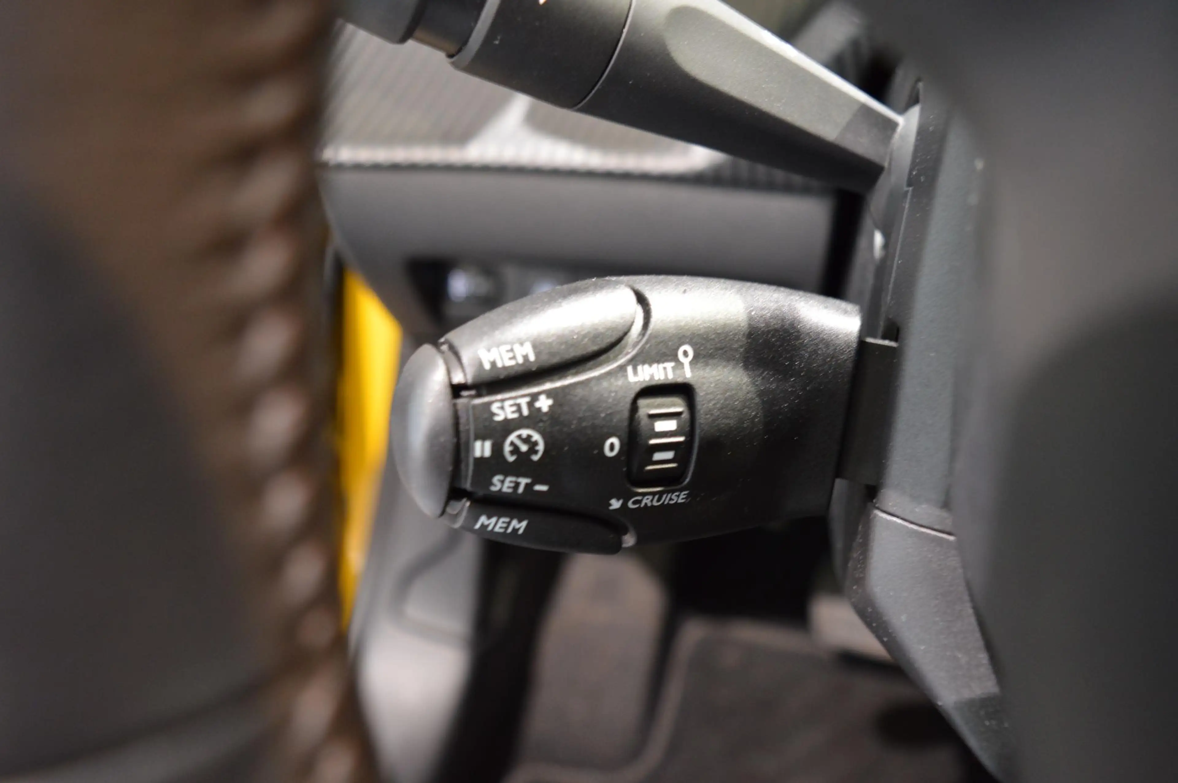 Peugeot e-208 EV Active 50 kWh — photo 13