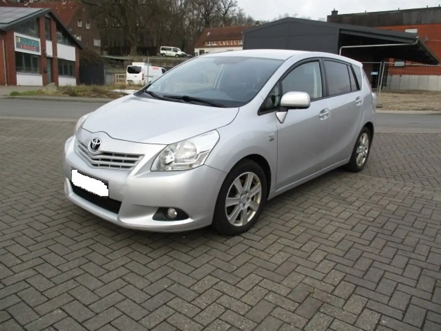 Toyota Verso Verso Diesel 2.2 D-CAT 7-Sitzer Life Silber - 2