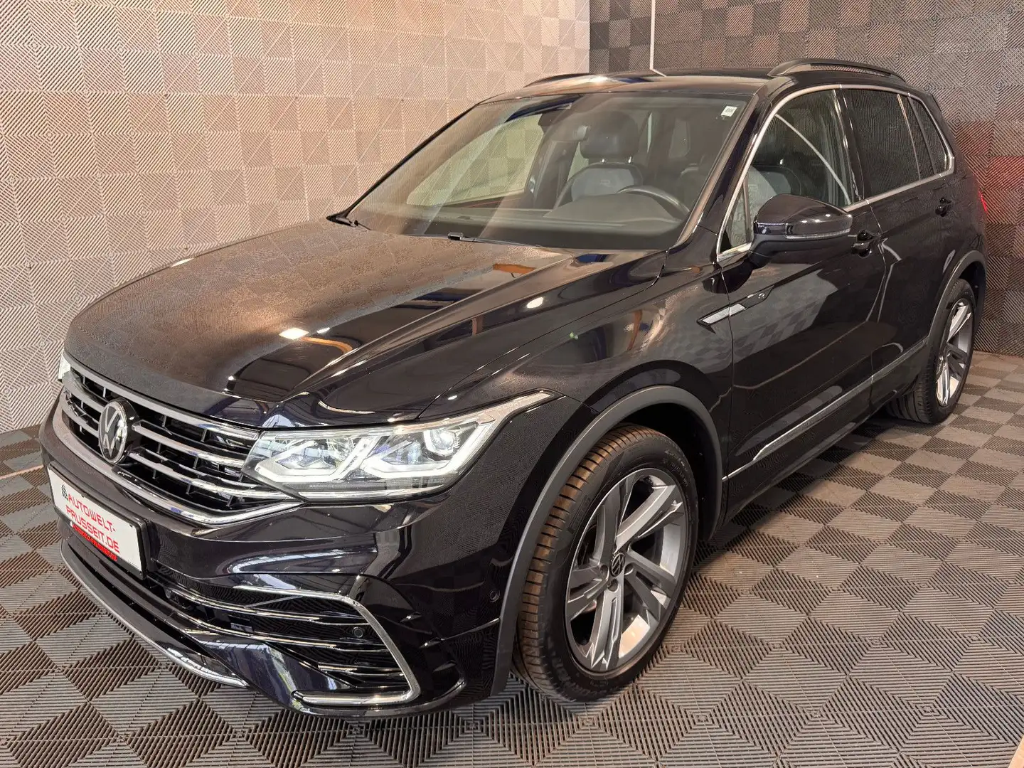 Volkswagen Tiguan *R-LINE*ACC-R.KAM-AHK-LED-APPLE-KLIMA-19" Noir - 2