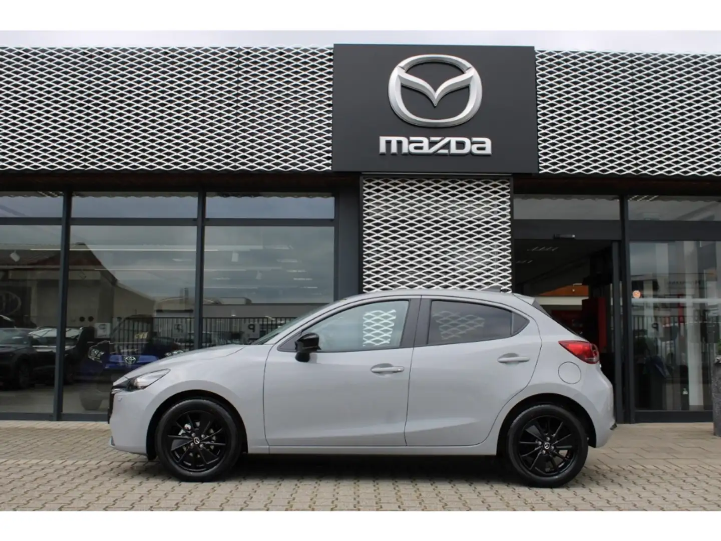 Mazda 2 SKYACTIV-G SOMO HOMURA+GJ-RÄDER !! Grau - 2