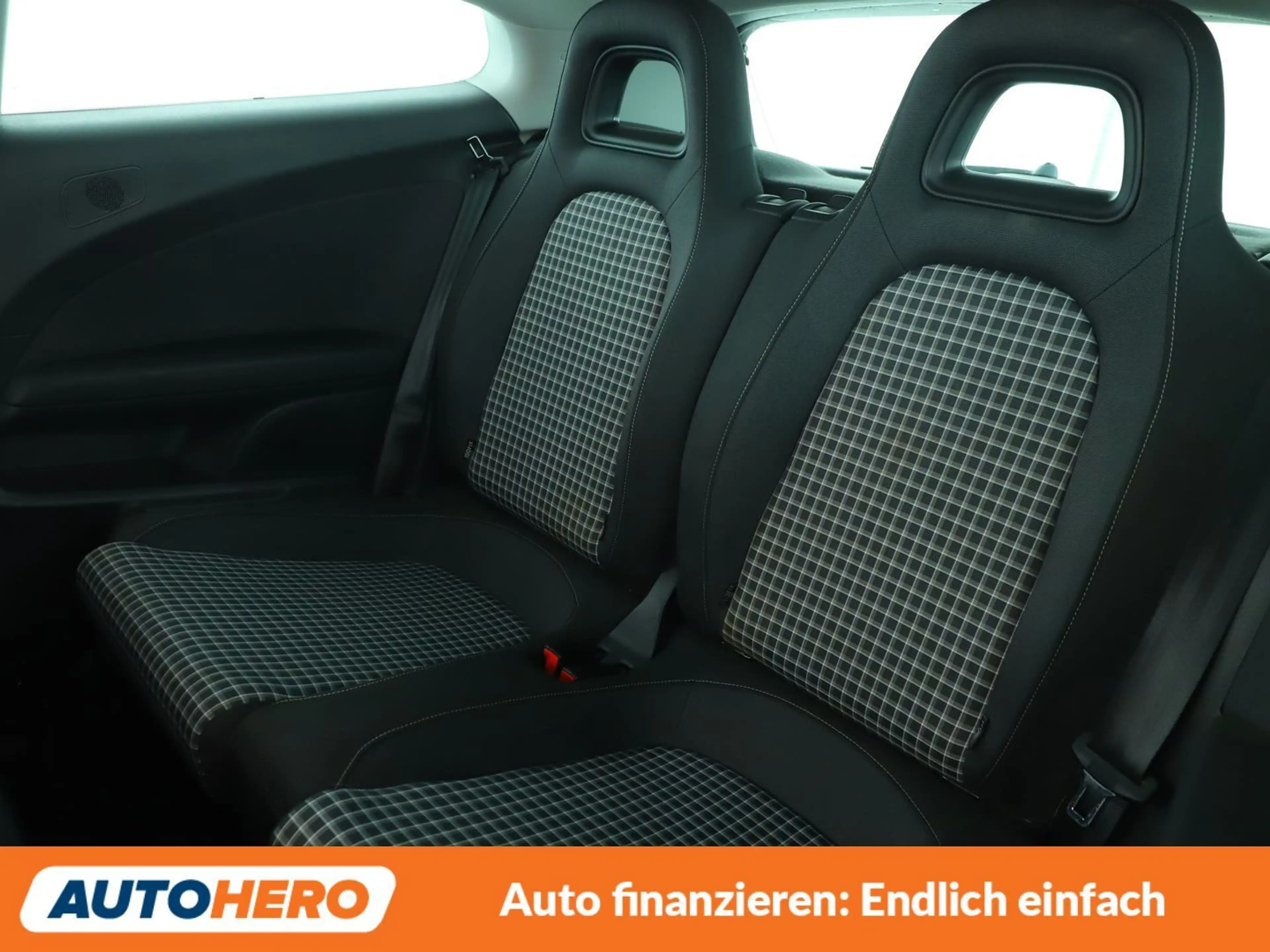 Volkswagen Scirocco 2.0 TSI BlueMotion Aut.*PDC*TEMPO*SHZ* — photo 14