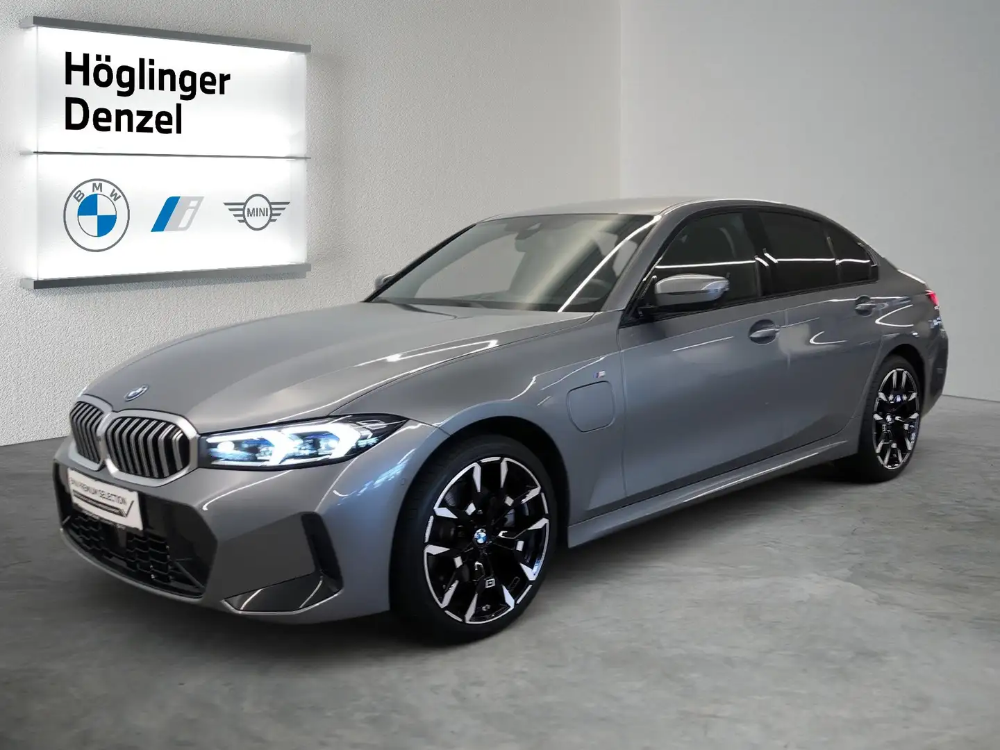 BMW 330 e xDrive Grau - 2