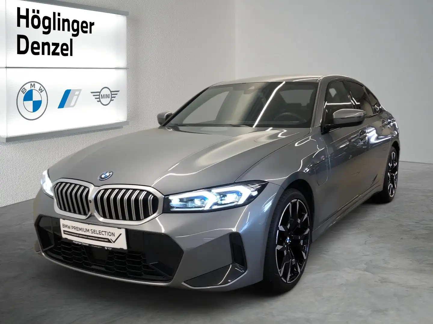 BMW 330 e xDrive Grau - 1