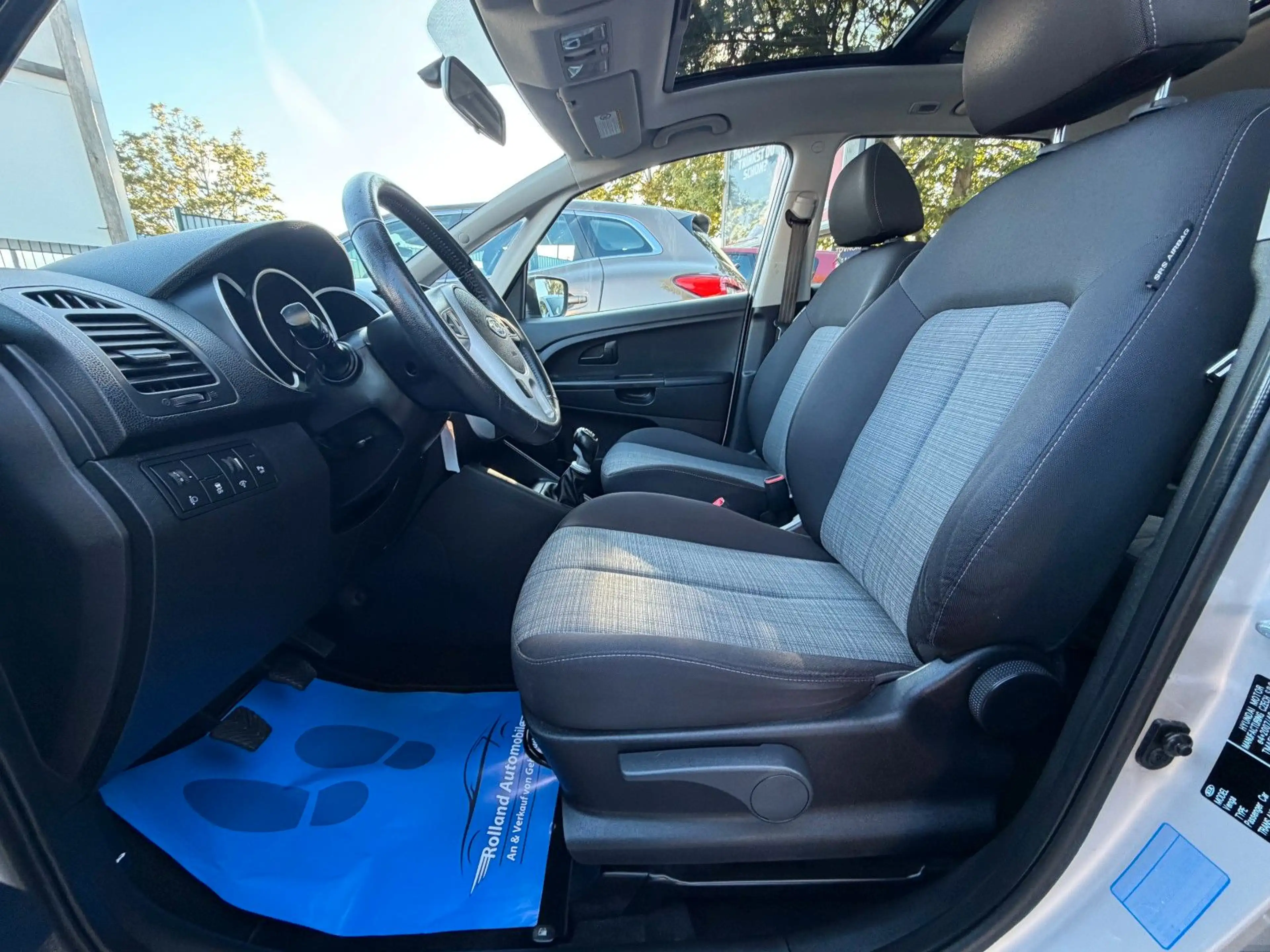 Kia Venga Black *2.HD*Klima*SHZ*Pano*PDC*TÜV NEU — photo 10