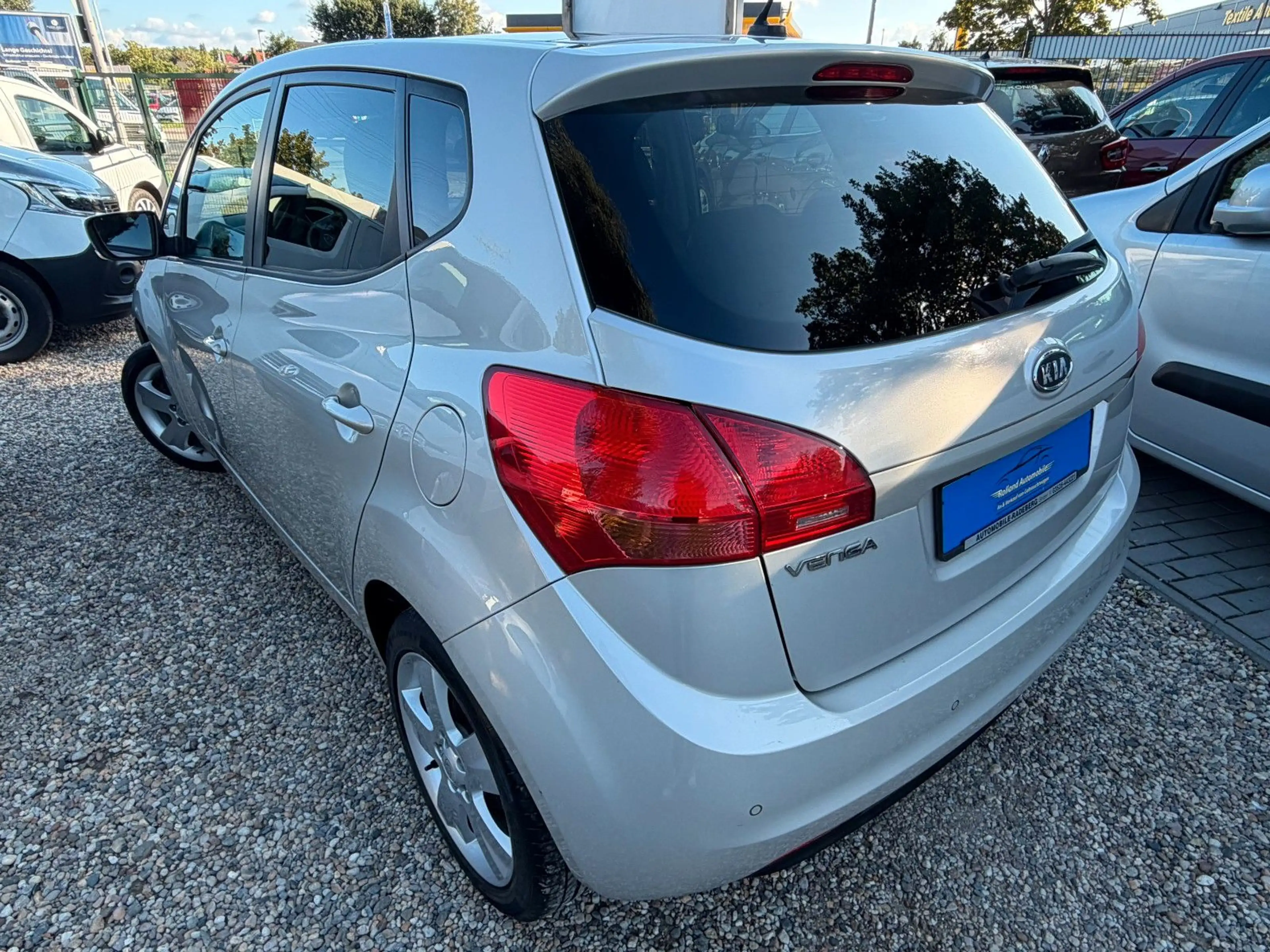 Kia Venga Black *2.HD*Klima*SHZ*Pano*PDC*TÜV NEU — photo 5