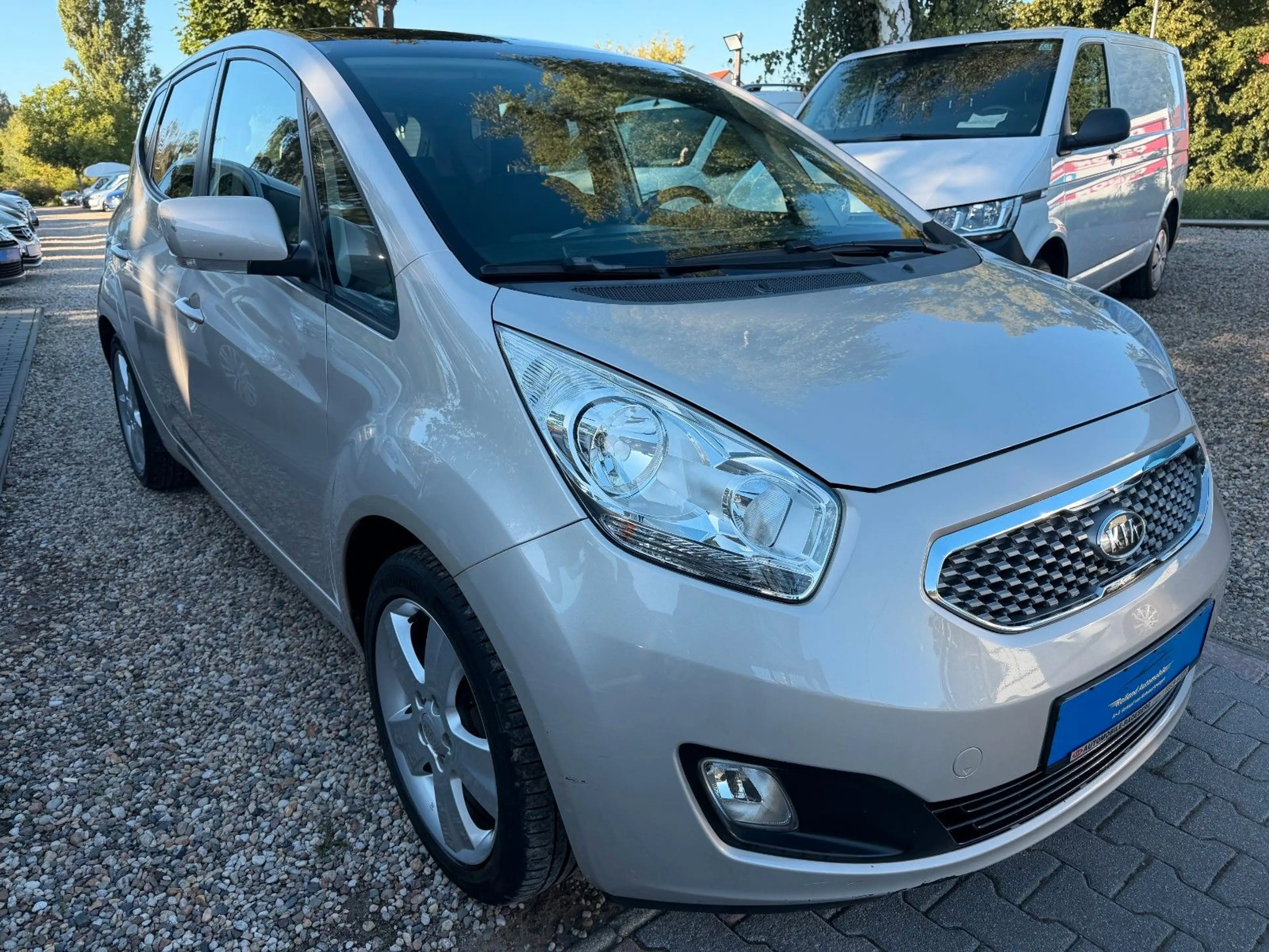 Kia Venga Black *2.HD*Klima*SHZ*Pano*PDC*TÜV NEU — photo 2