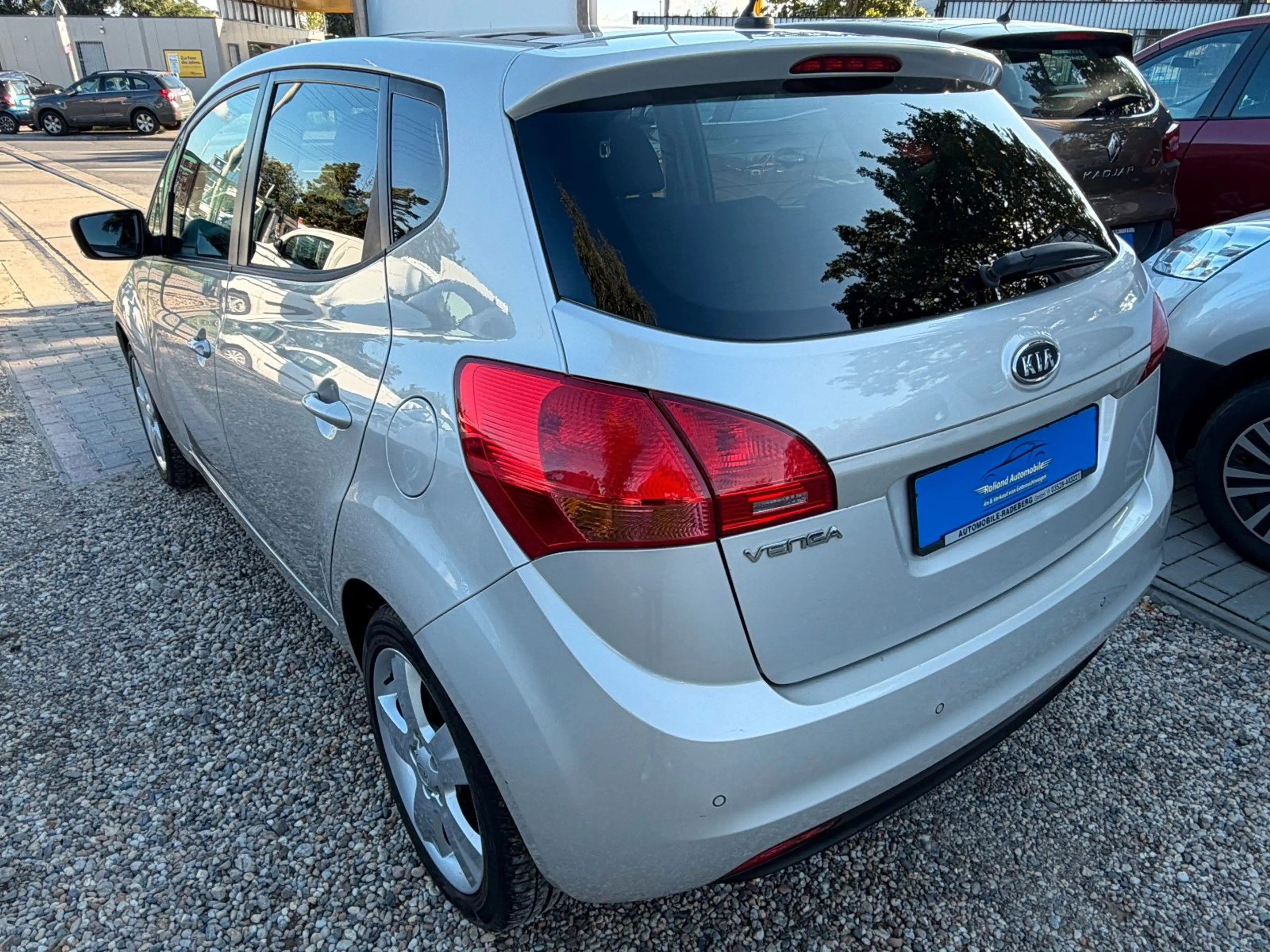 Kia Venga Black *2.HD*Klima*SHZ*Pano*PDC*TÜV NEU — photo 6