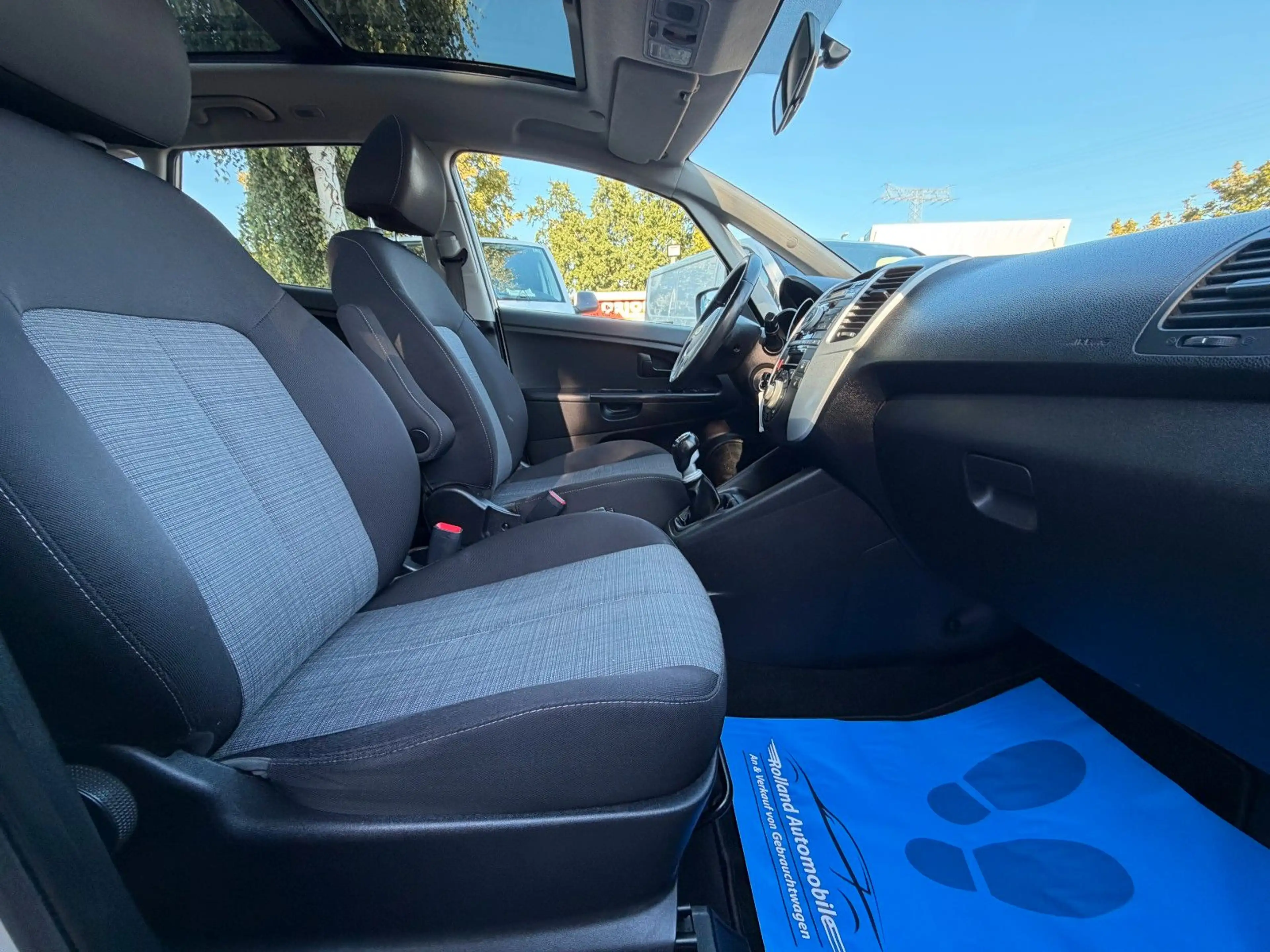 Kia Venga Black *2.HD*Klima*SHZ*Pano*PDC*TÜV NEU — photo 11