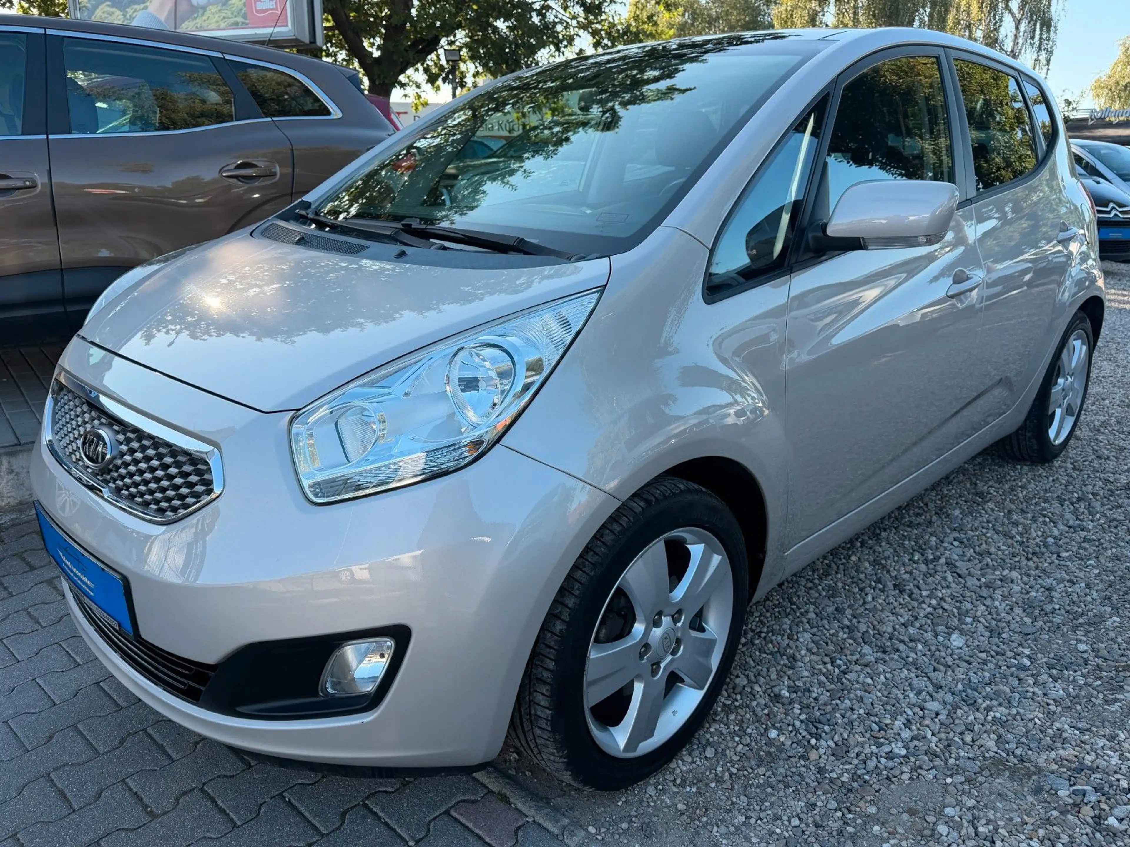 Kia Venga Black *2.HD*Klima*SHZ*Pano*PDC*TÜV NEU — photo 4