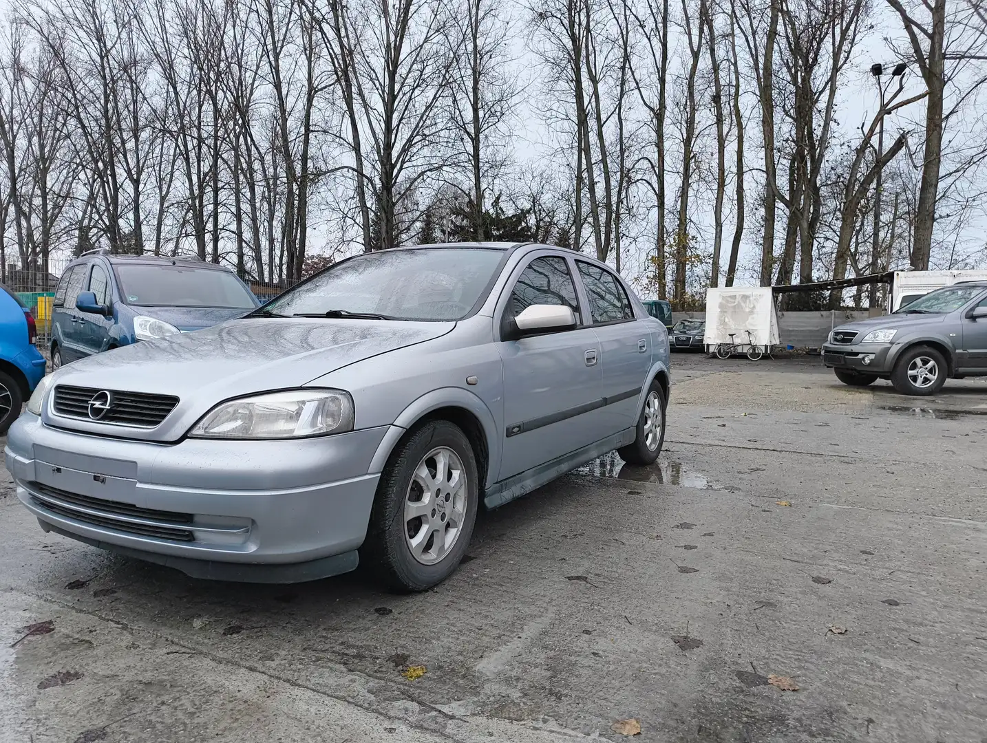 Opel Astra Astra 1.6 Njoy Silber - 2